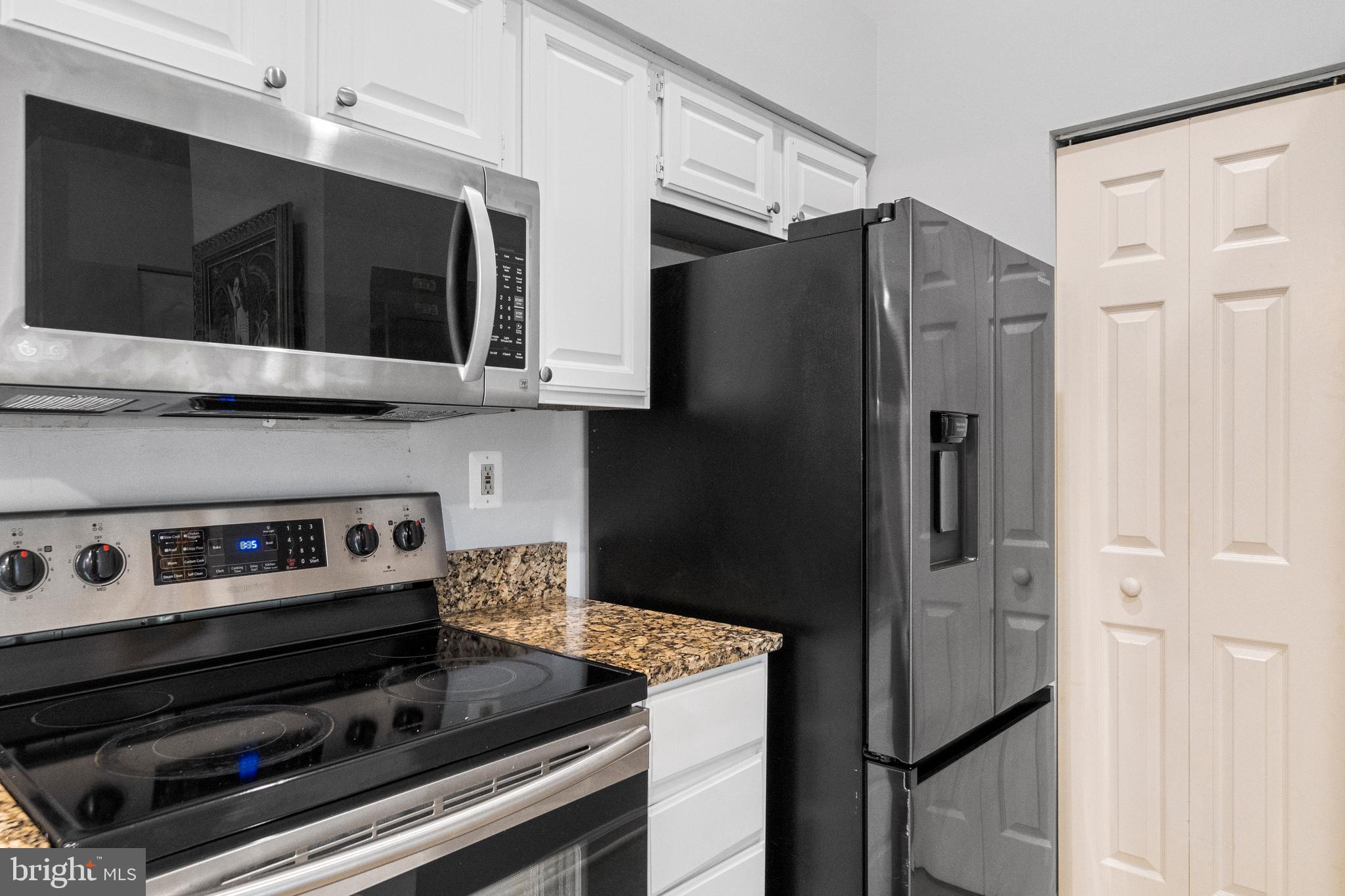 WATERS EDGE AT NORTH LAKE - Residential