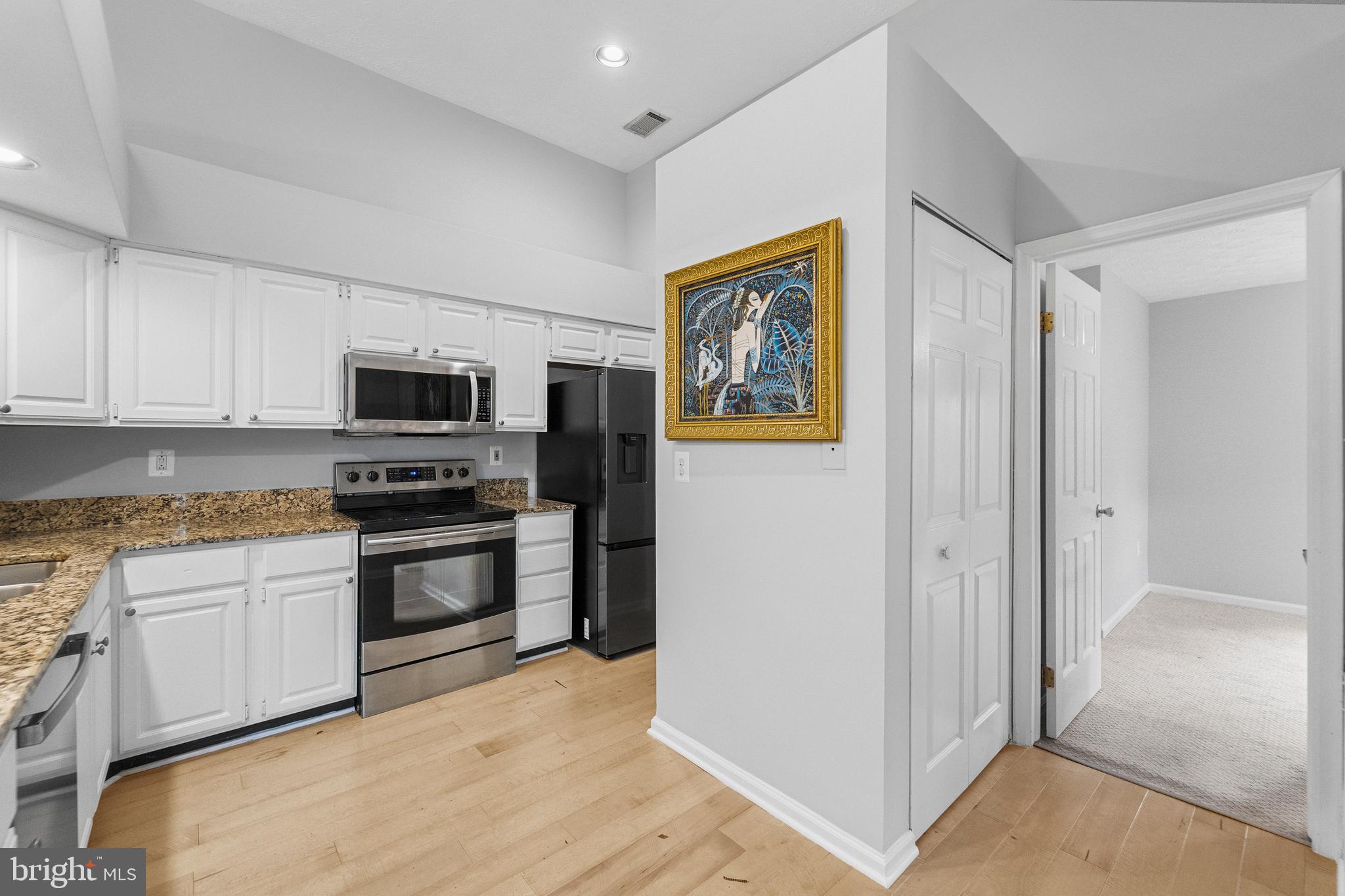 WATERS EDGE AT NORTH LAKE - Residential