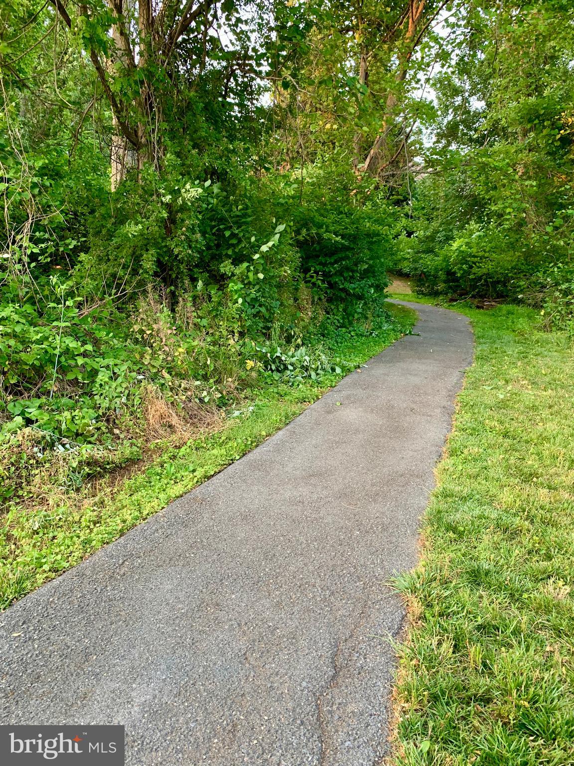 WATERS EDGE AT NORTH LAKE - Residential