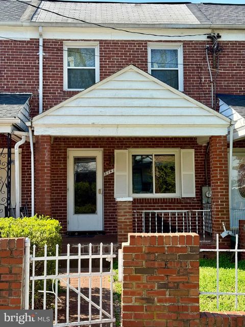 Photo of 3141 Lyndale Place SE, WASHINGTON, DC 20019 (MLS # DCDC2248412)