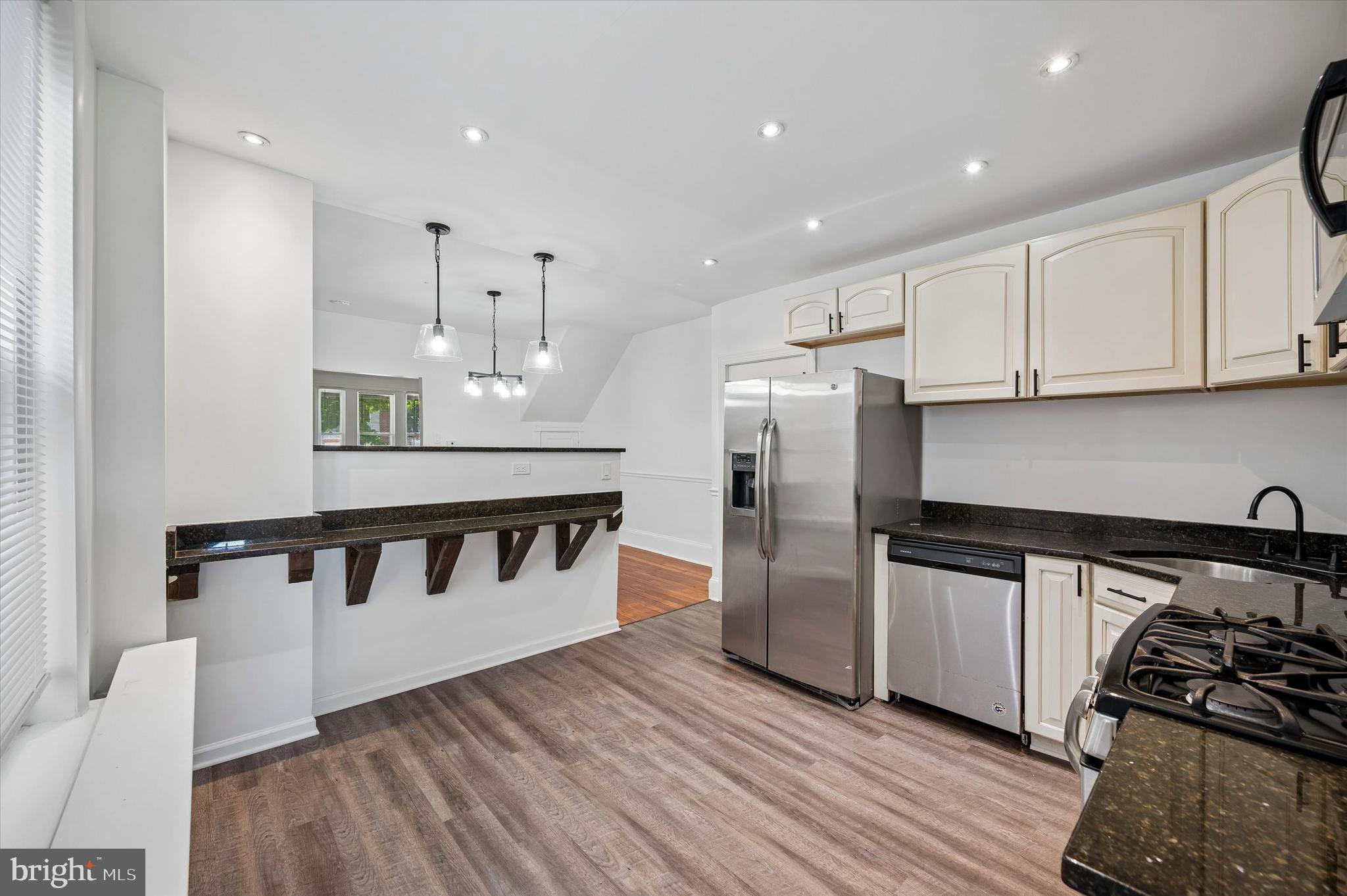 ROXBOROUGH - Residential