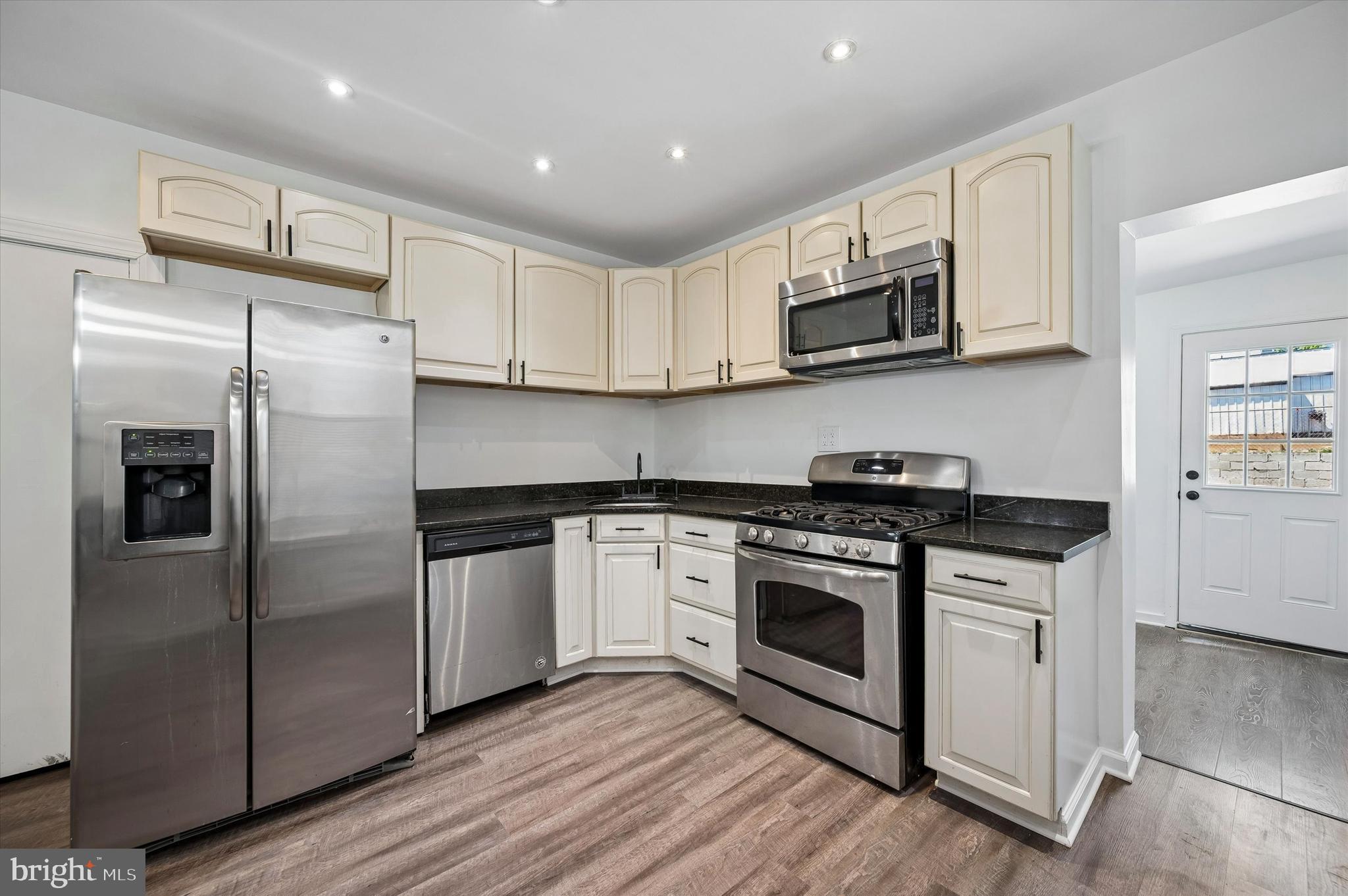 ROXBOROUGH - Residential