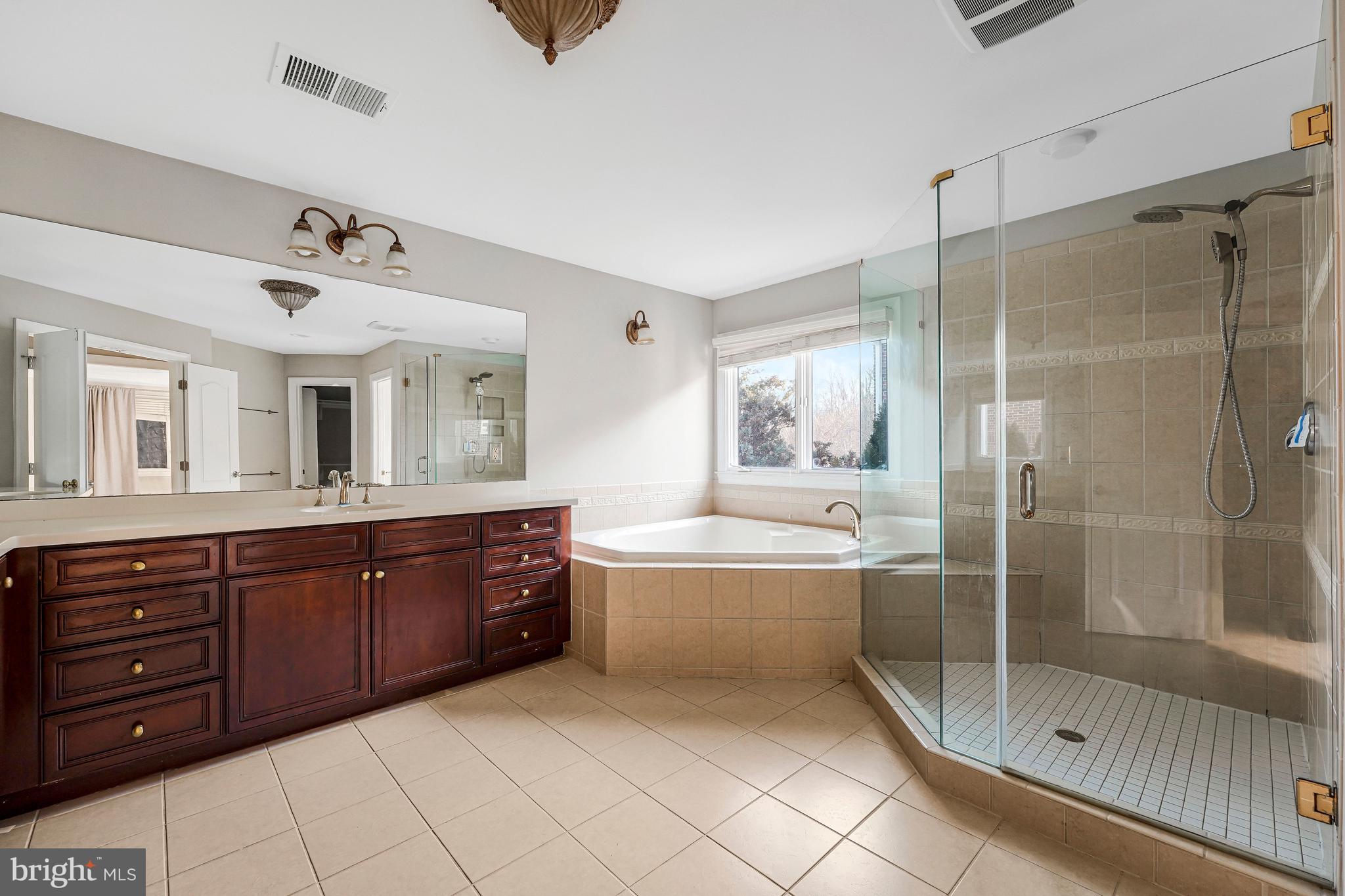 RED CEDAR WEST - Residential