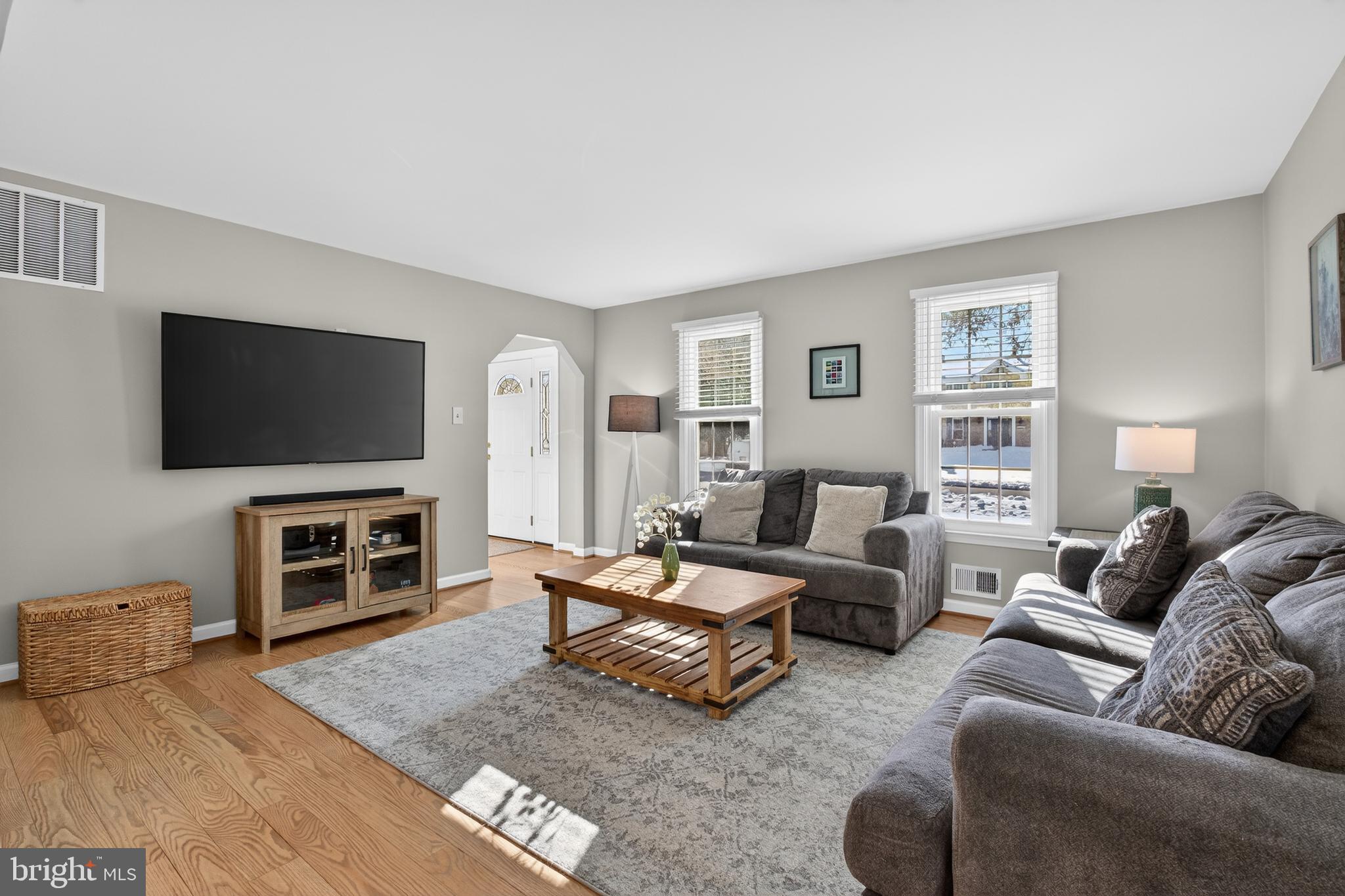 HOLLY KNOLL - Residential