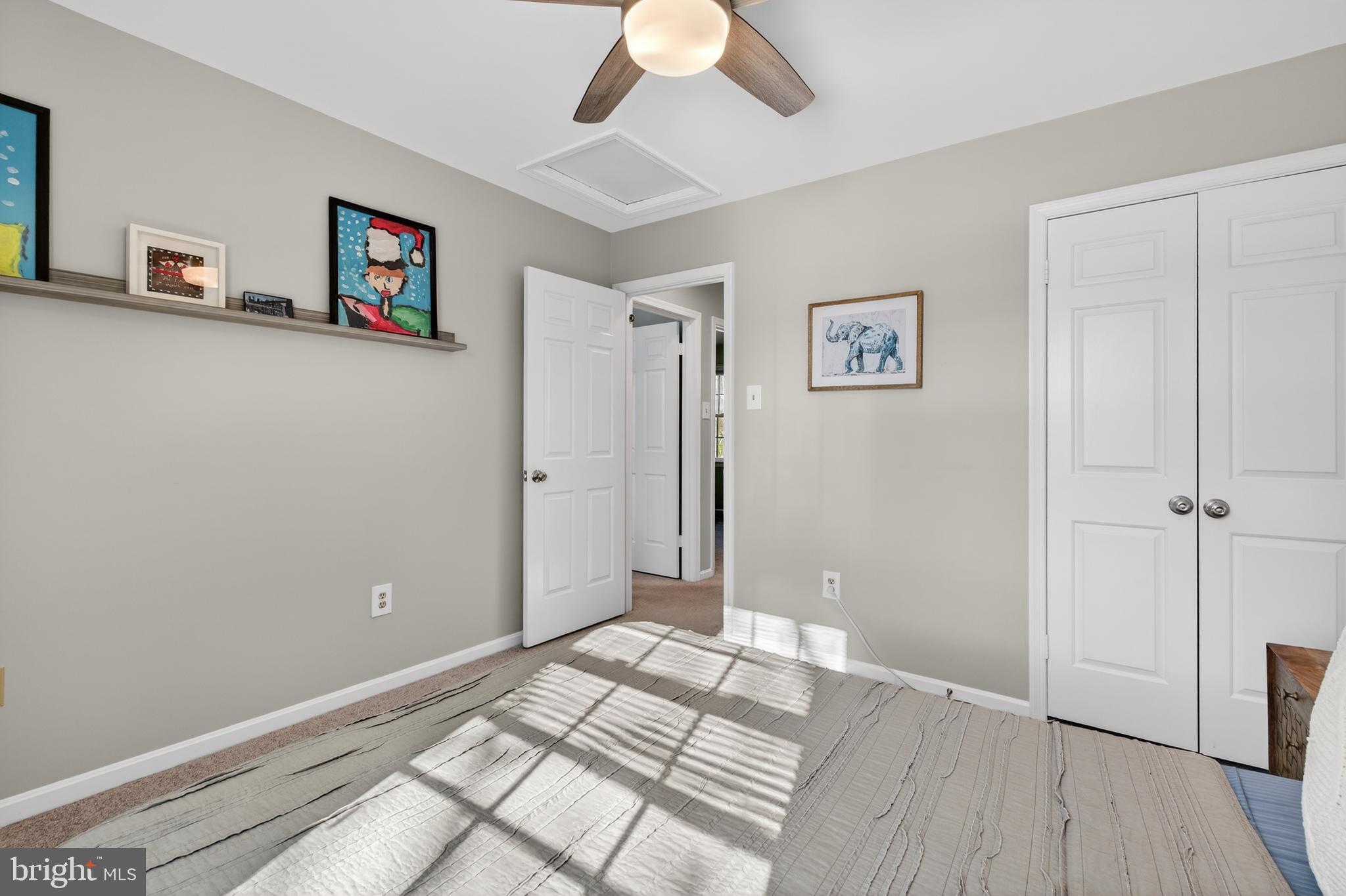 HOLLY KNOLL - Residential