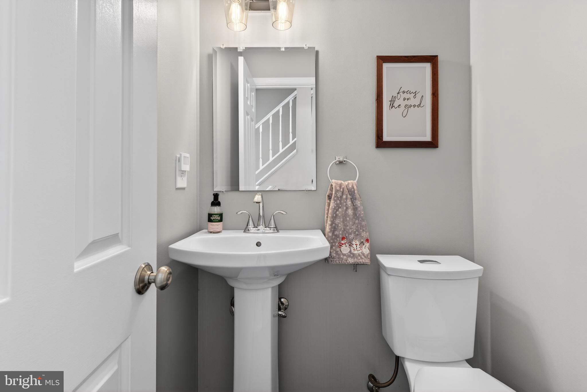 HOLLY KNOLL - Residential