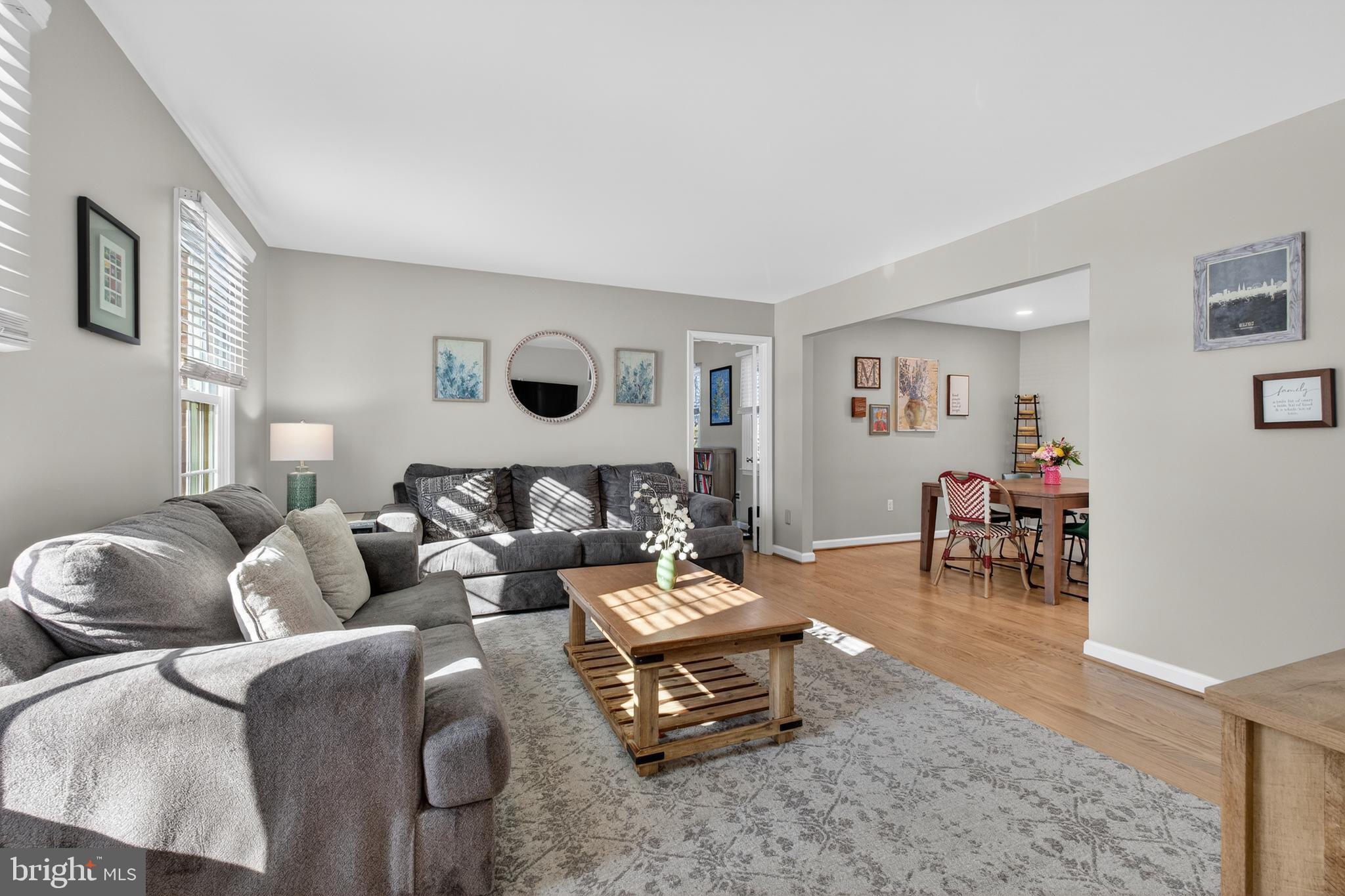 HOLLY KNOLL - Residential