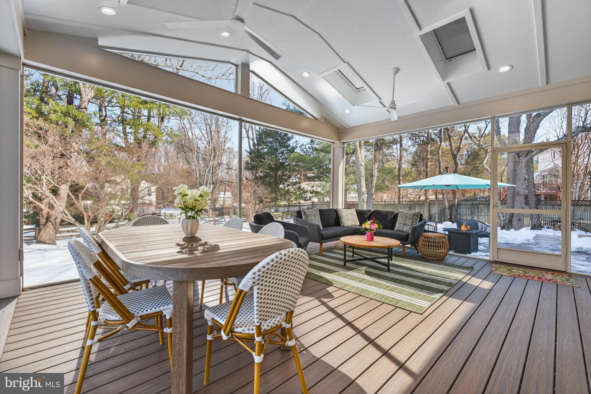 HOLLY KNOLL - Residential