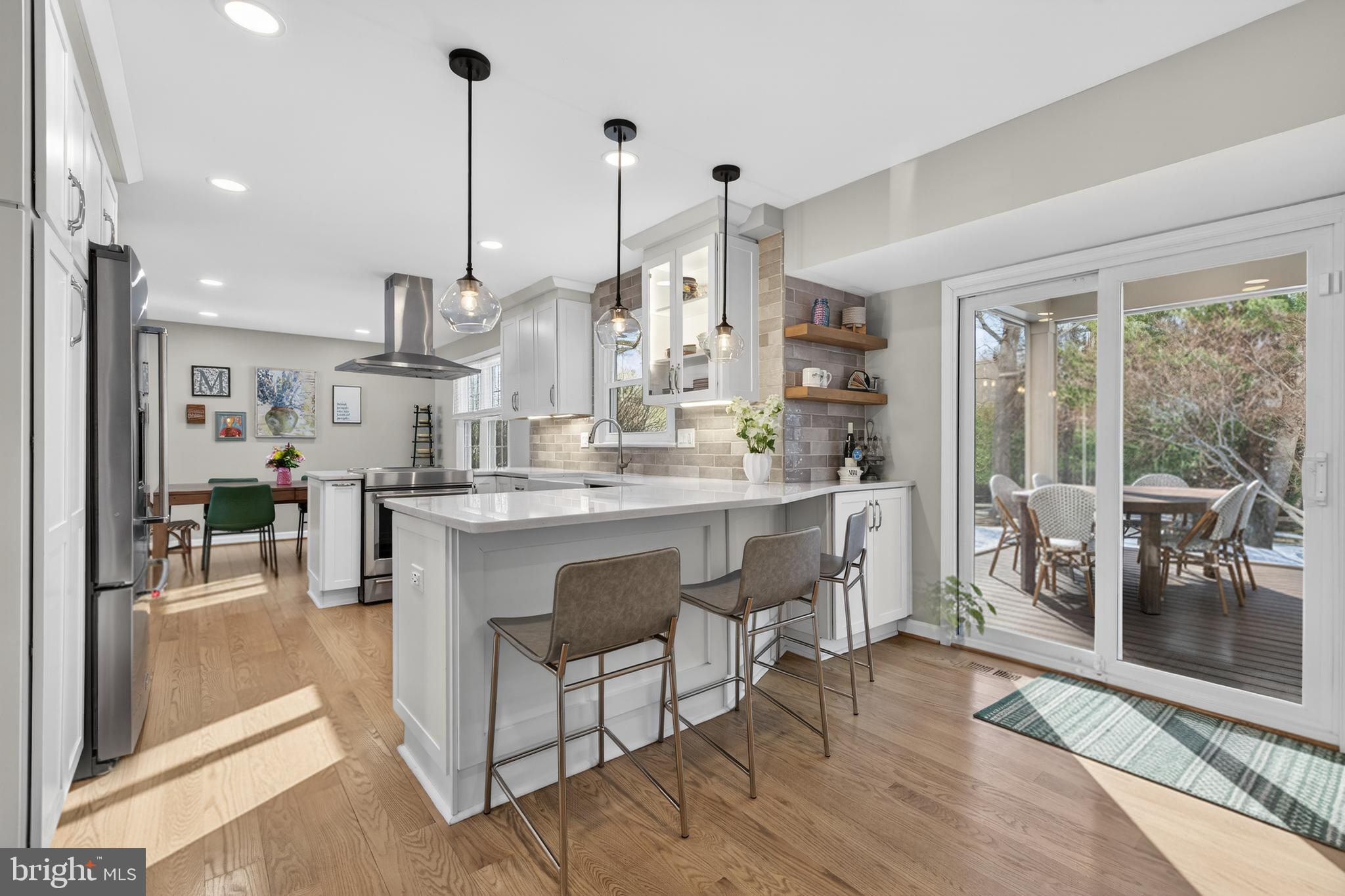 HOLLY KNOLL - Residential