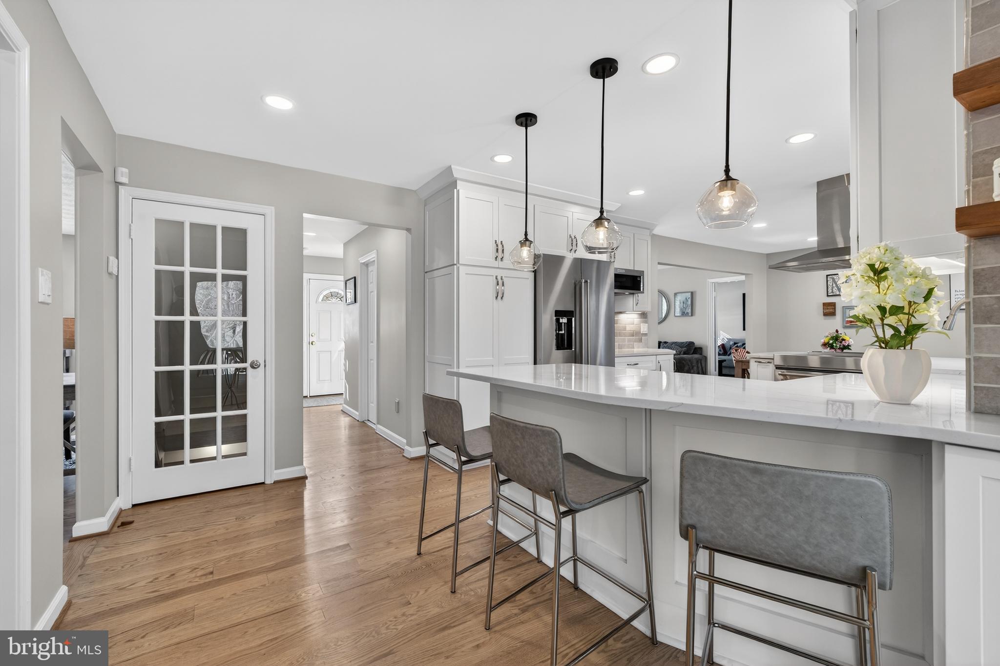 HOLLY KNOLL - Residential