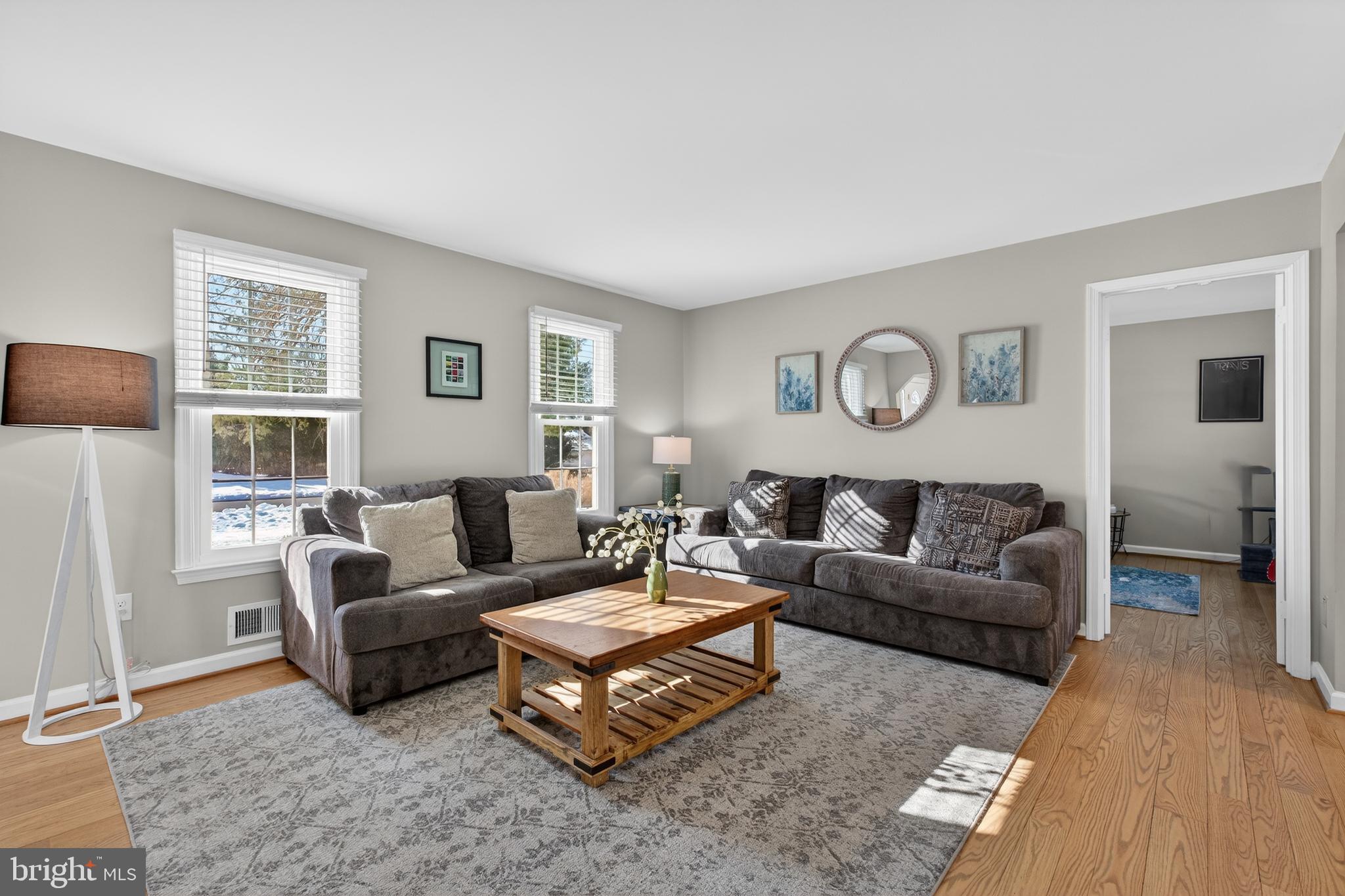 HOLLY KNOLL - Residential