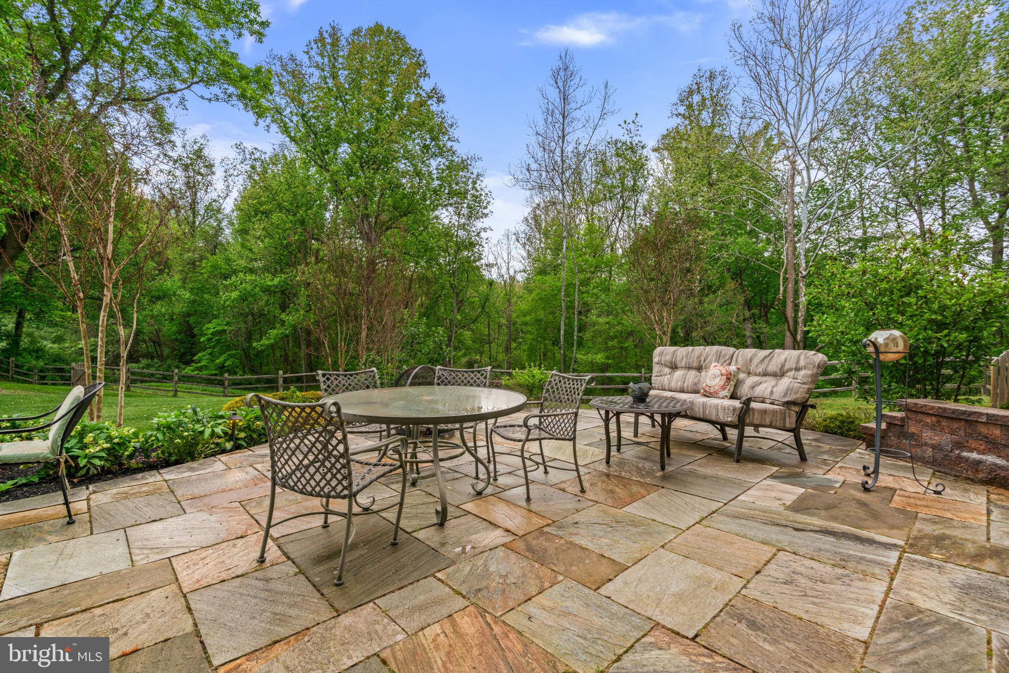 BIG BRANCH OVERLOOK - Residential