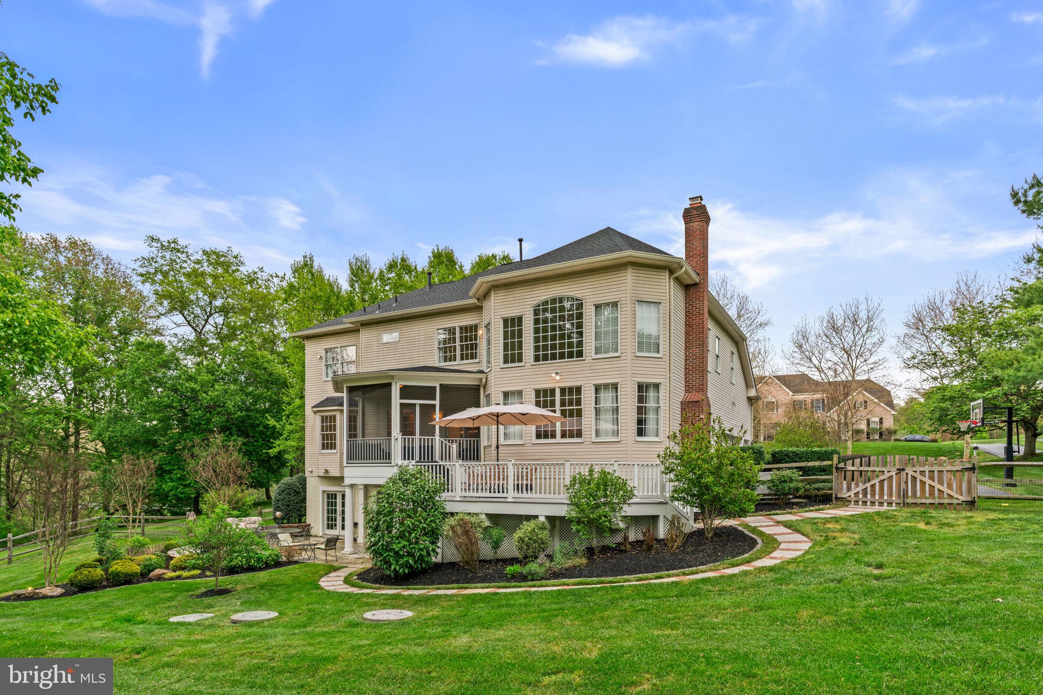 BIG BRANCH OVERLOOK - Residential