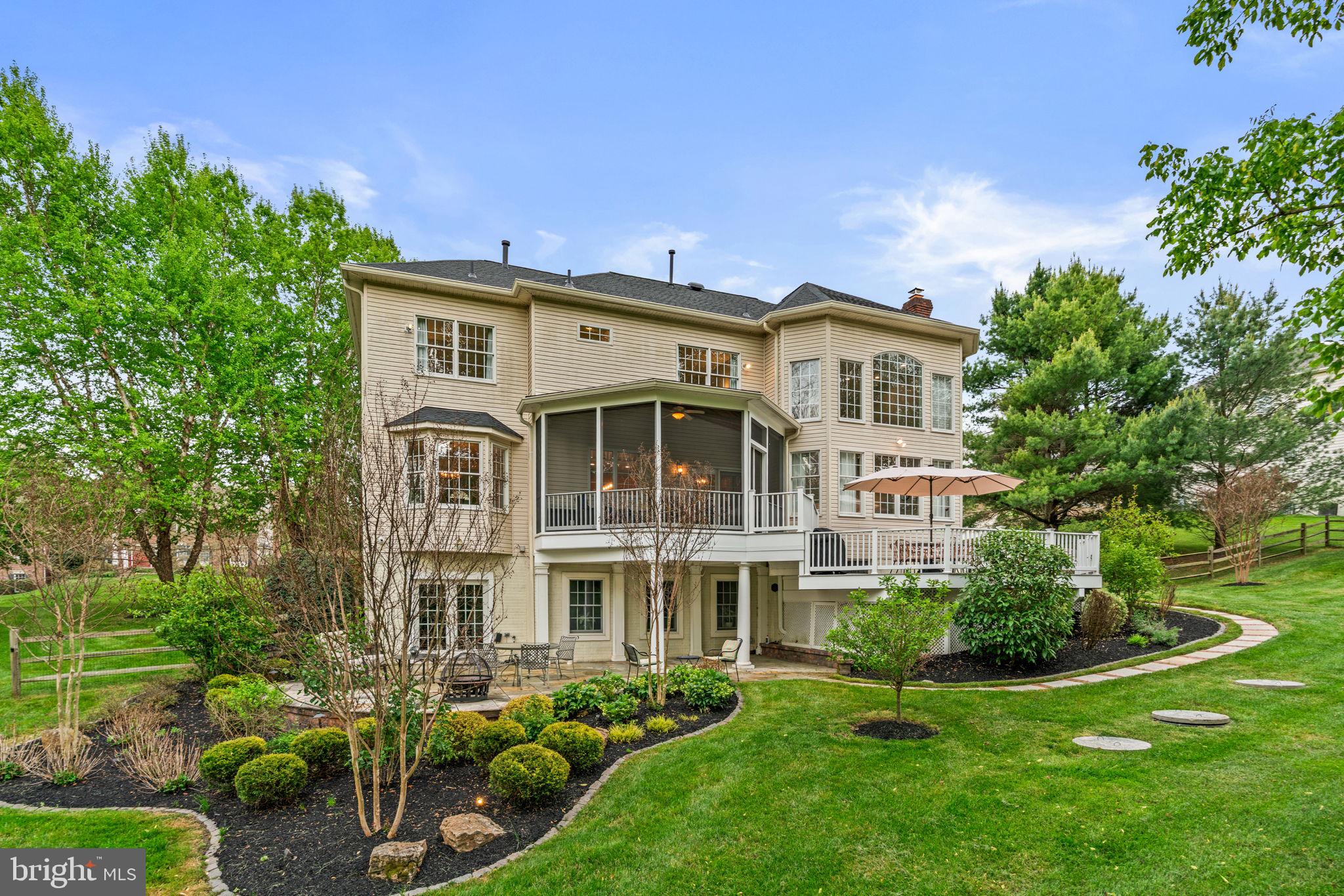 BIG BRANCH OVERLOOK - Residential