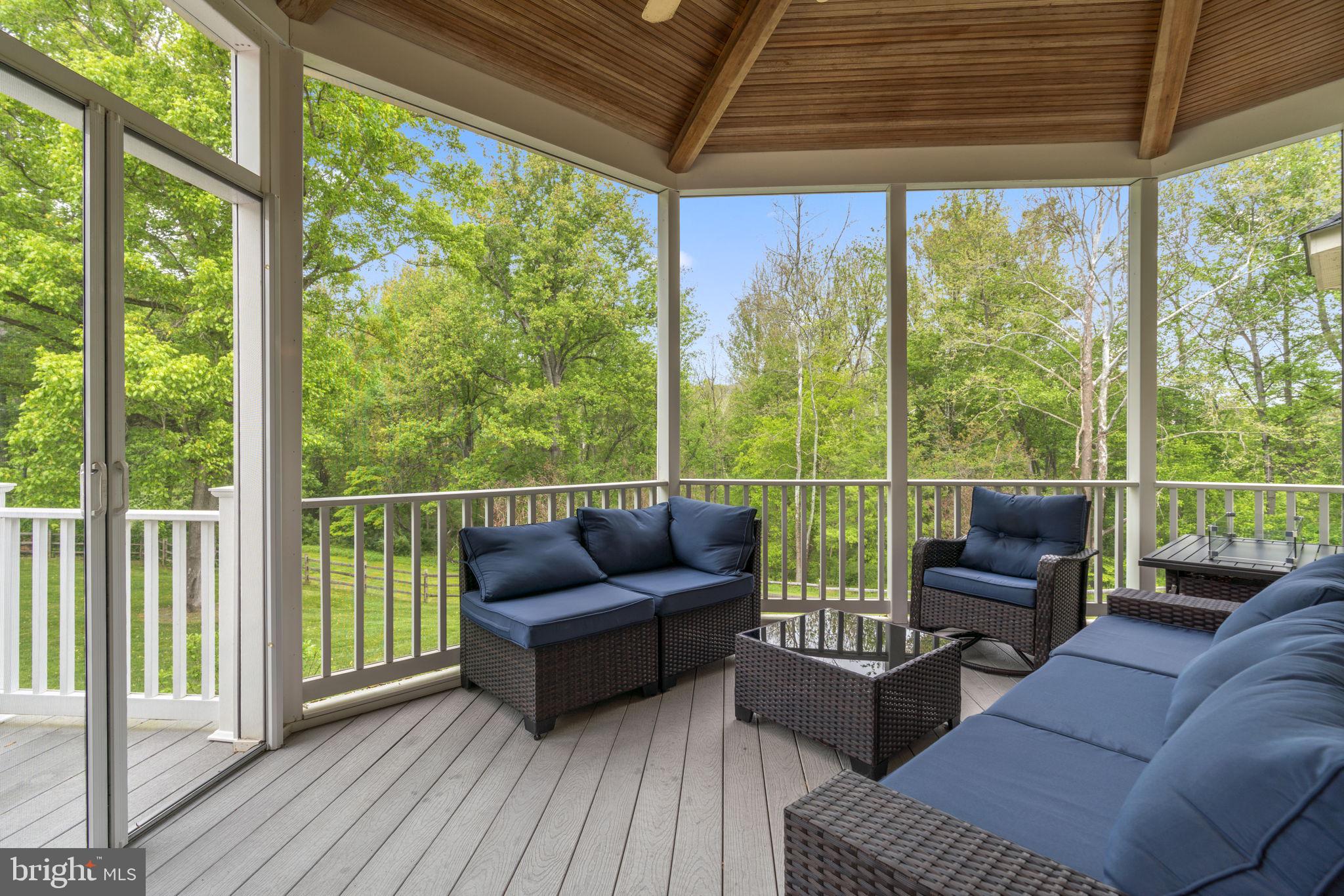 BIG BRANCH OVERLOOK - Residential