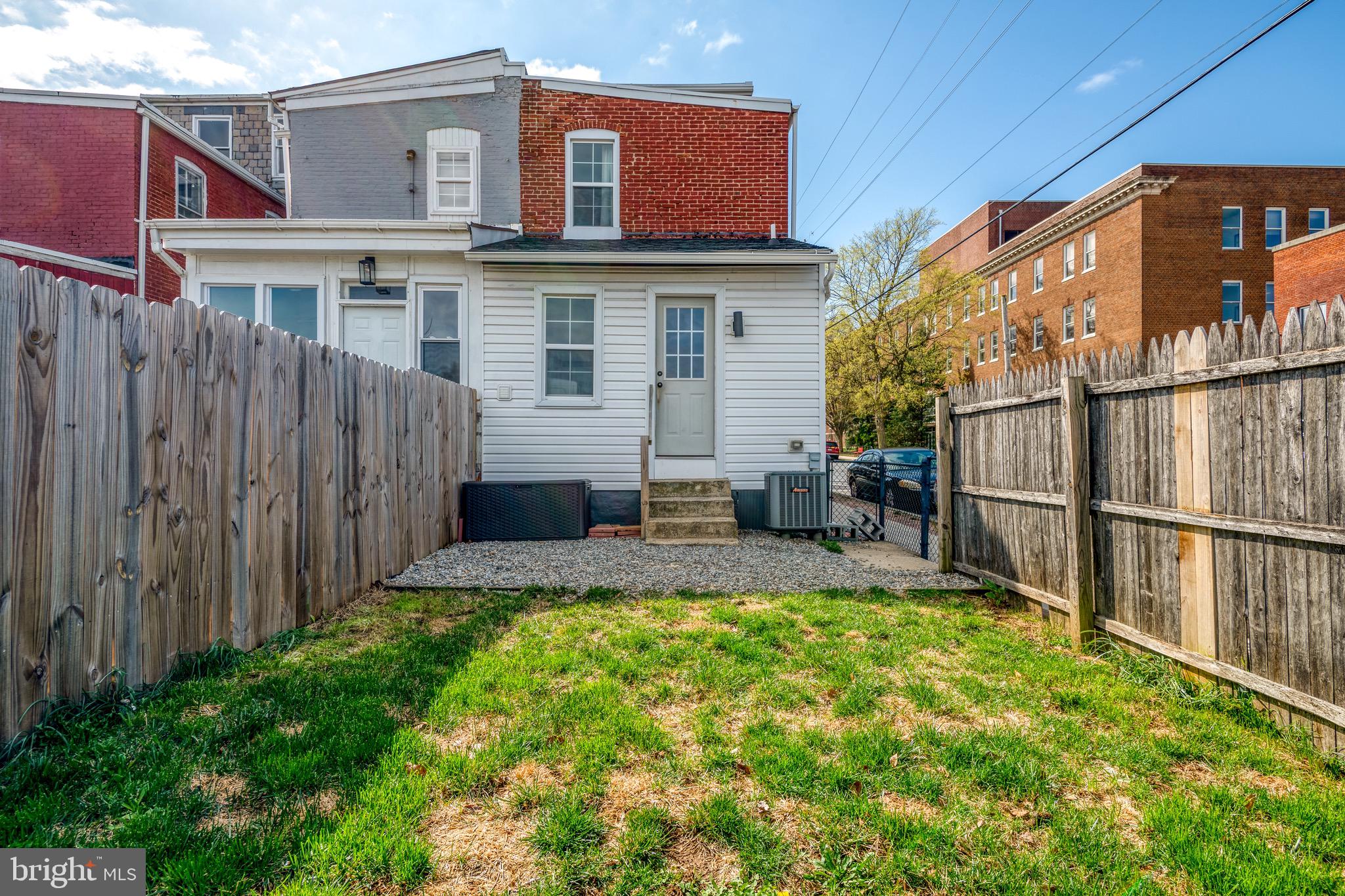 STADIUM DISTRICT - Residential