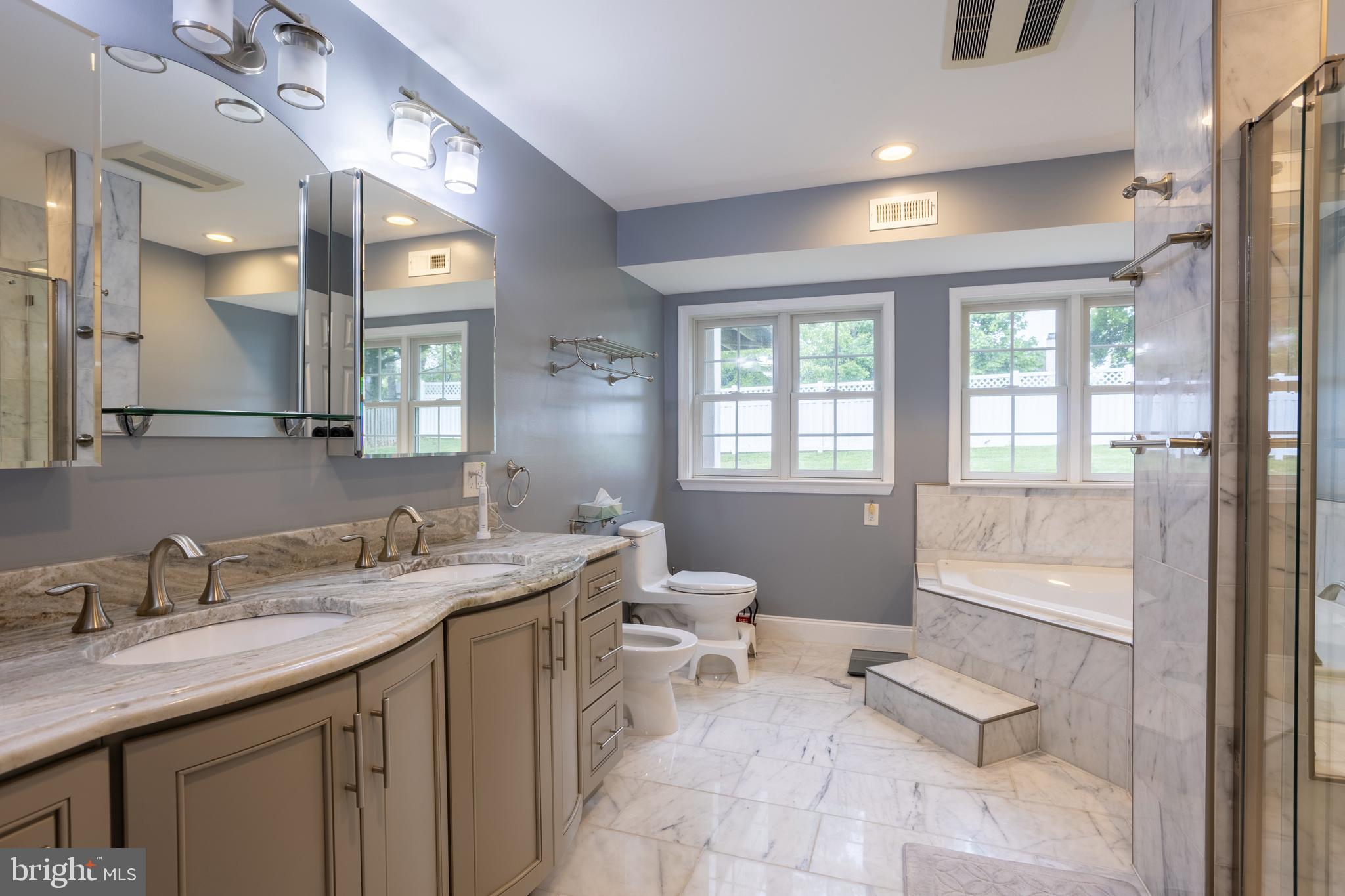 LONG MEADOW ESTATES - Residential