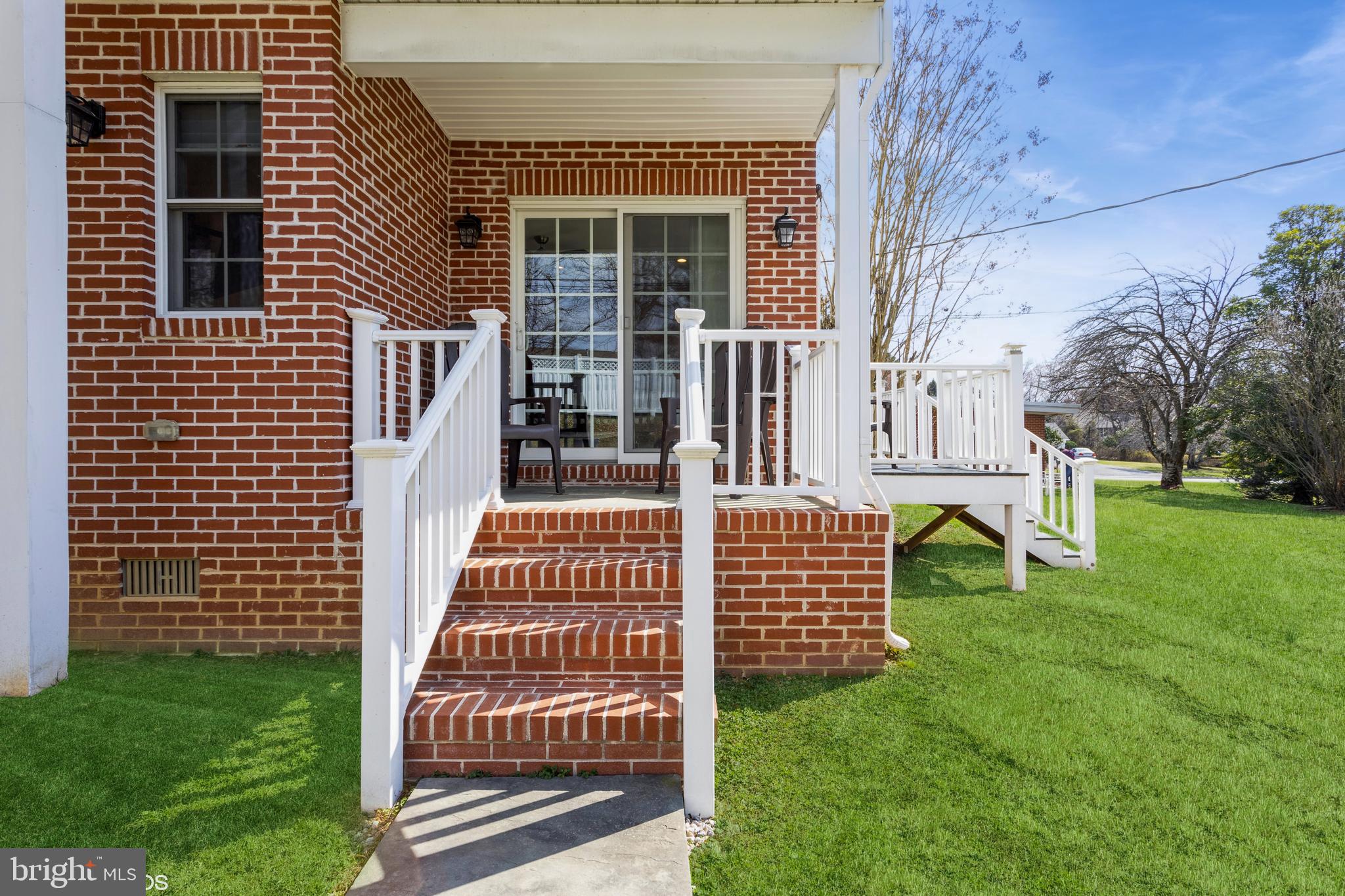 LONG MEADOW ESTATES - Residential