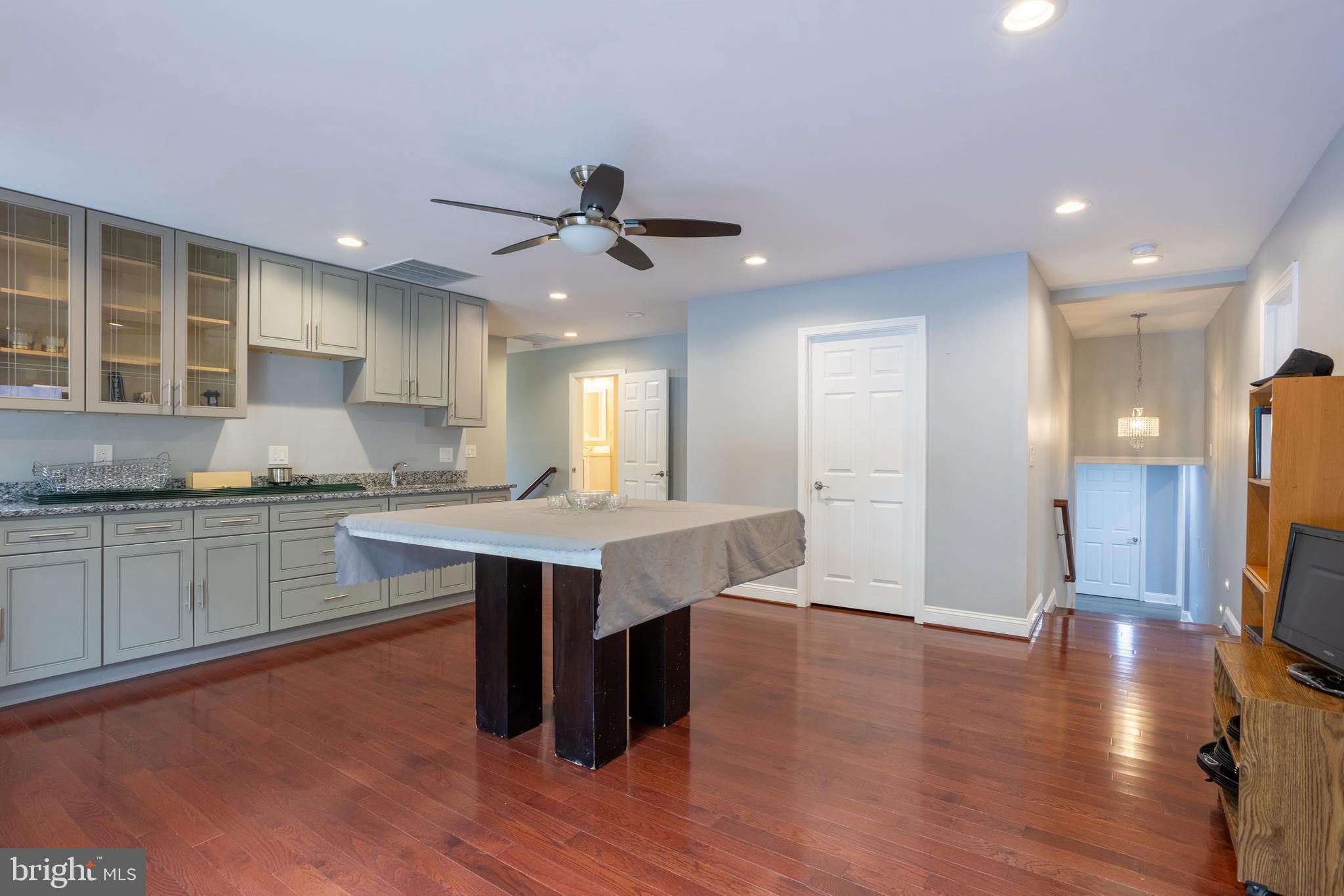 LONG MEADOW ESTATES - Residential