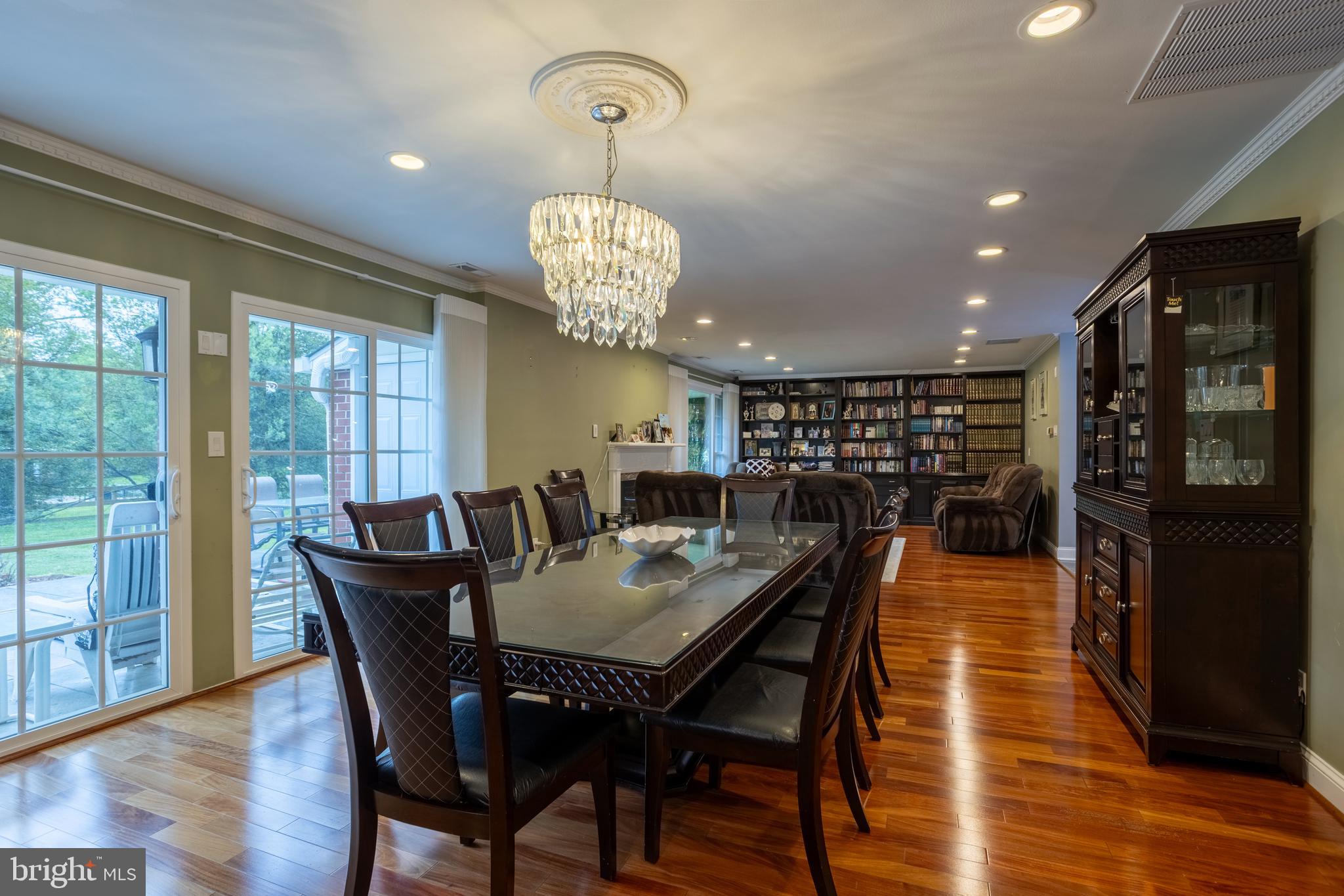 LONG MEADOW ESTATES - Residential