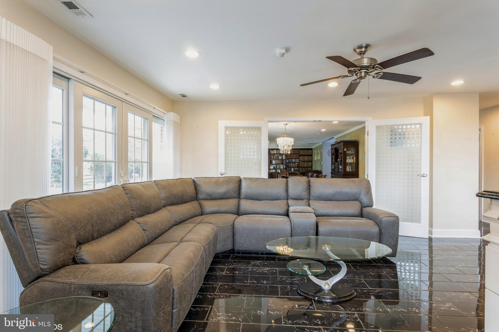 LONG MEADOW ESTATES - Residential