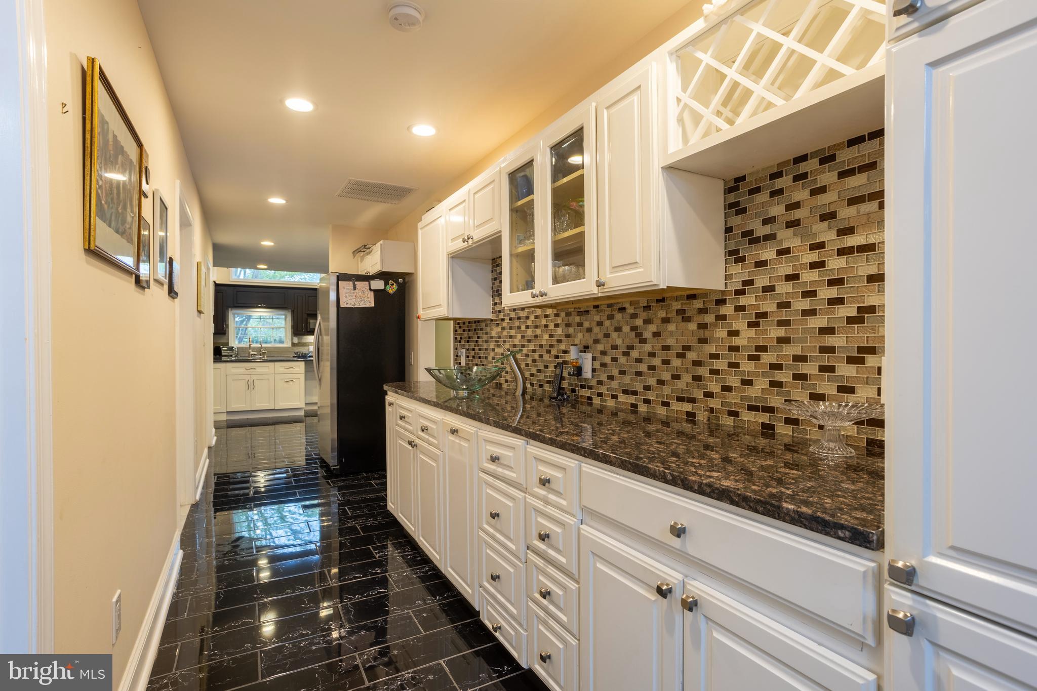 LONG MEADOW ESTATES - Residential