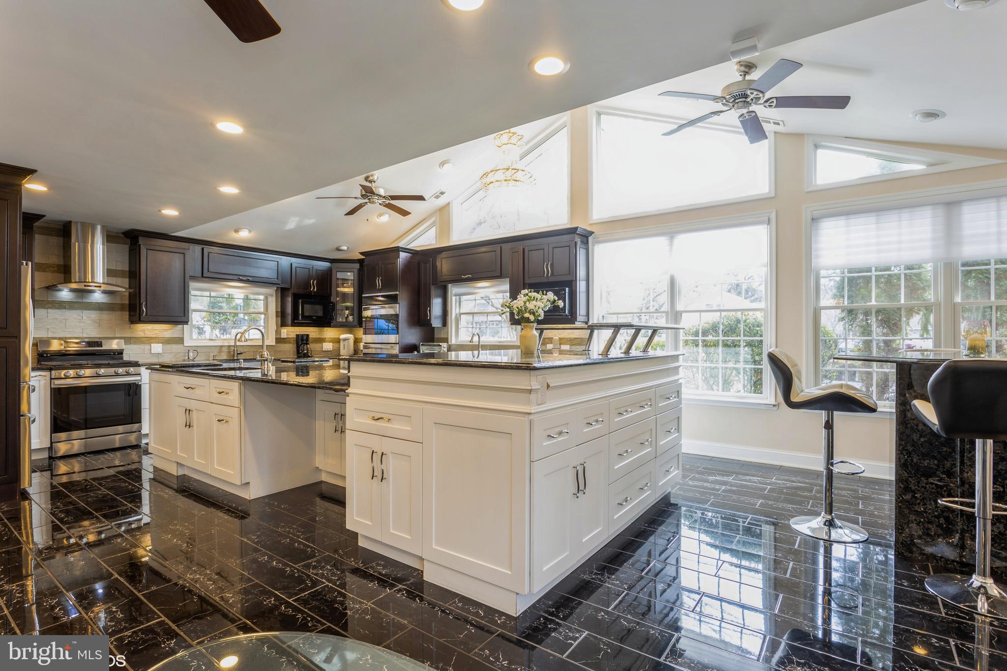 LONG MEADOW ESTATES - Residential