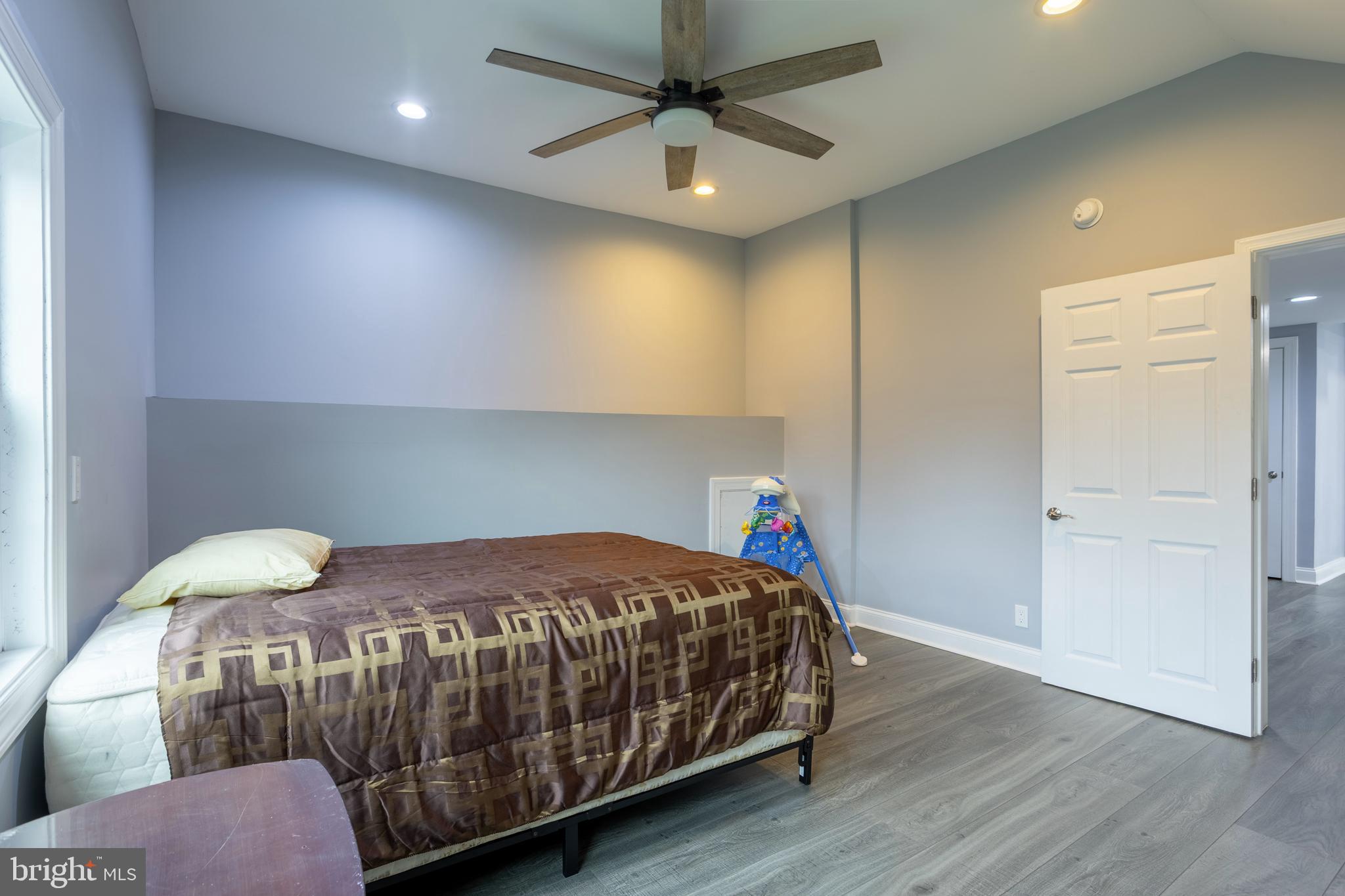 LONG MEADOW ESTATES - Residential