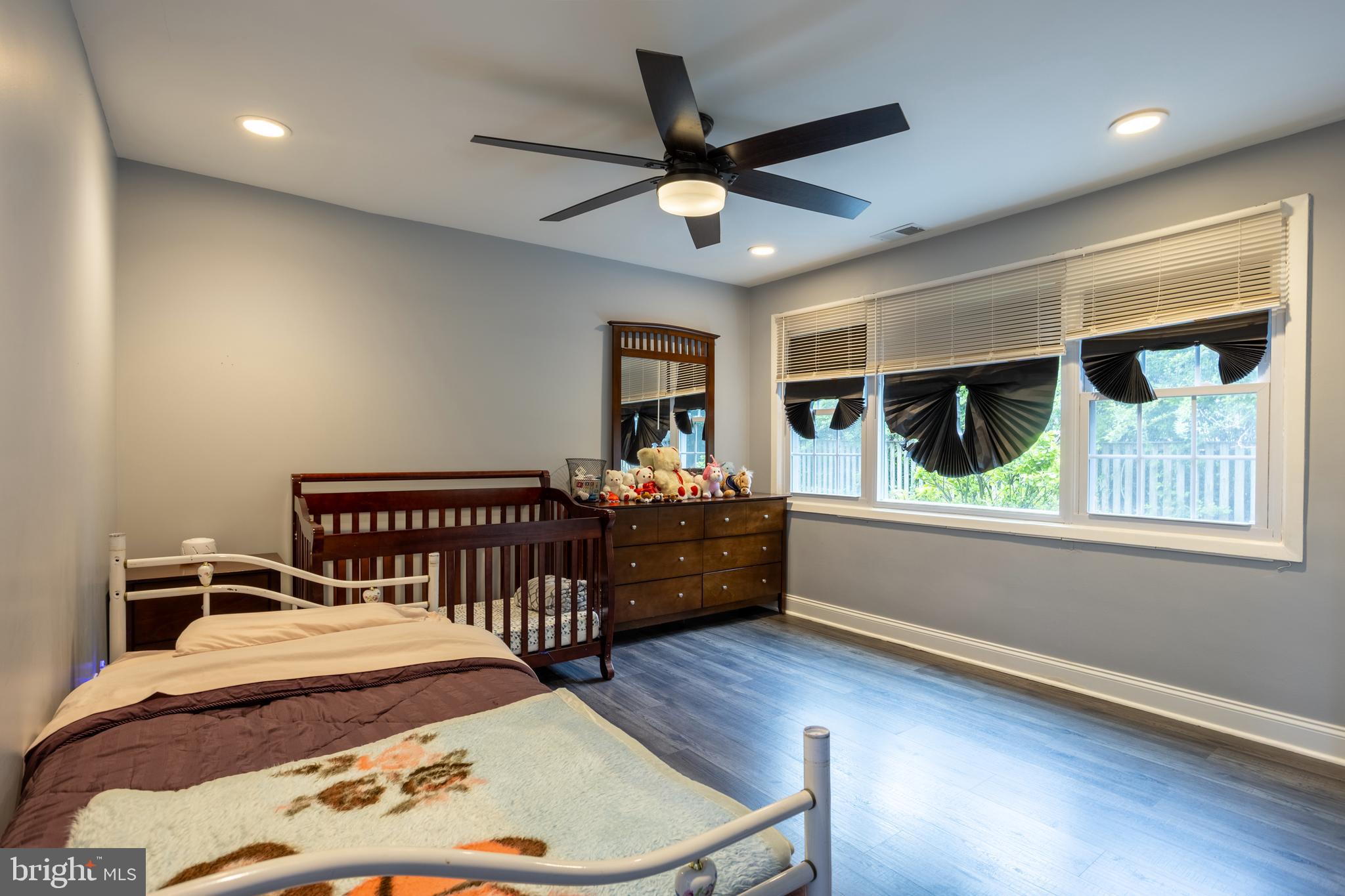 LONG MEADOW ESTATES - Residential
