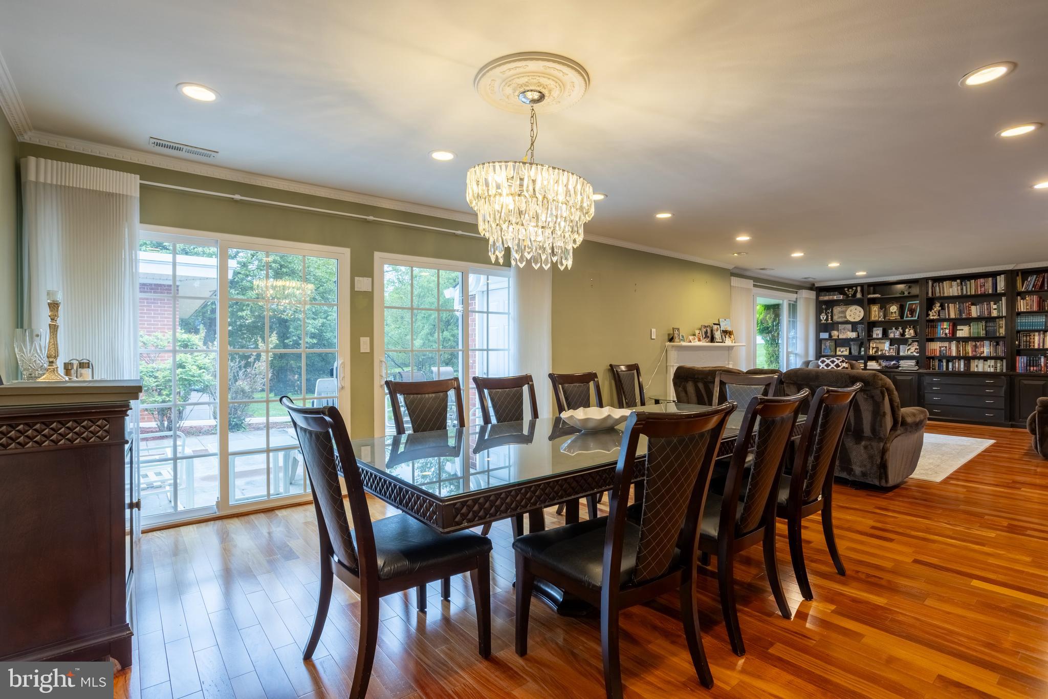 LONG MEADOW ESTATES - Residential