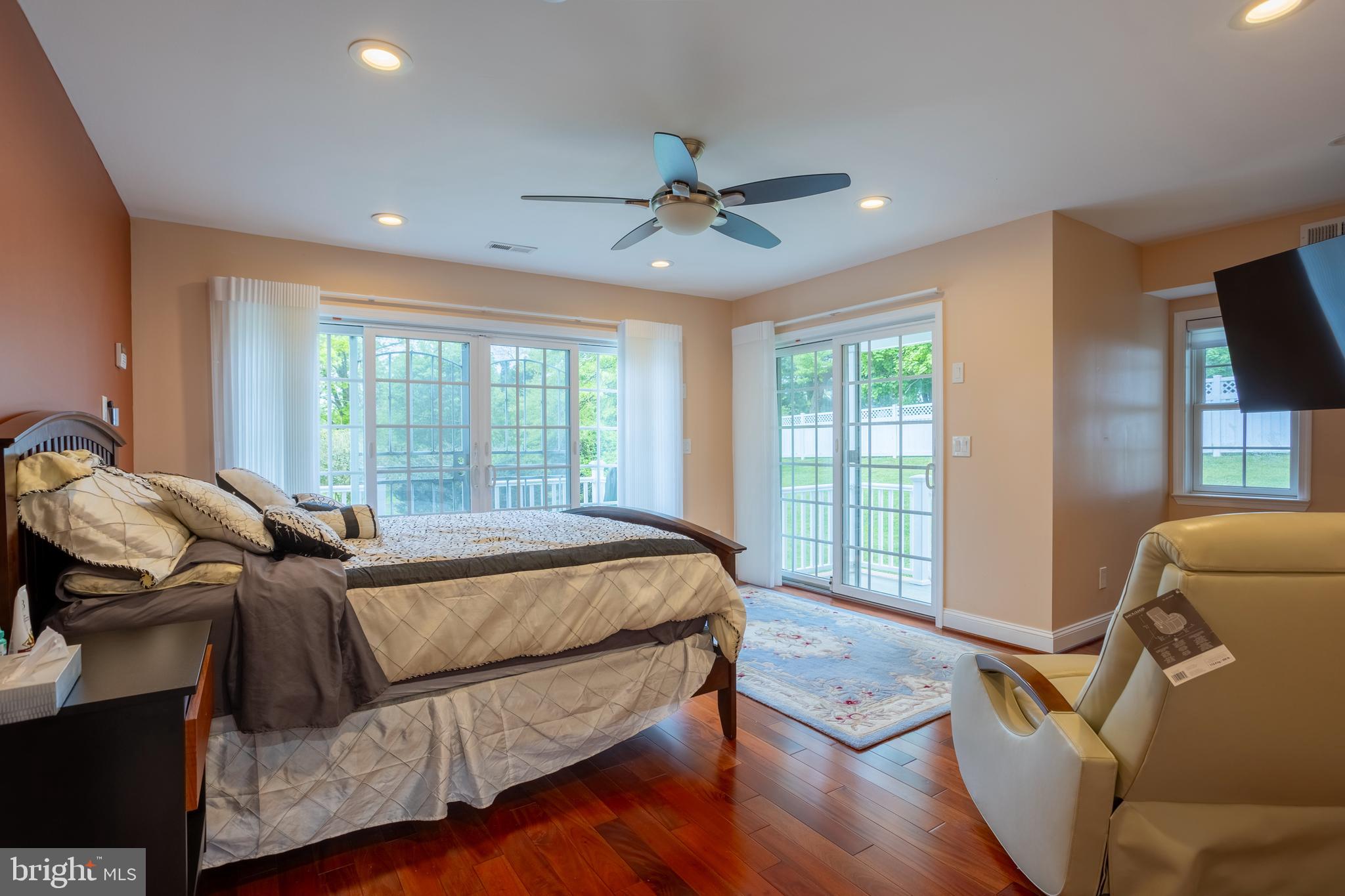 LONG MEADOW ESTATES - Residential