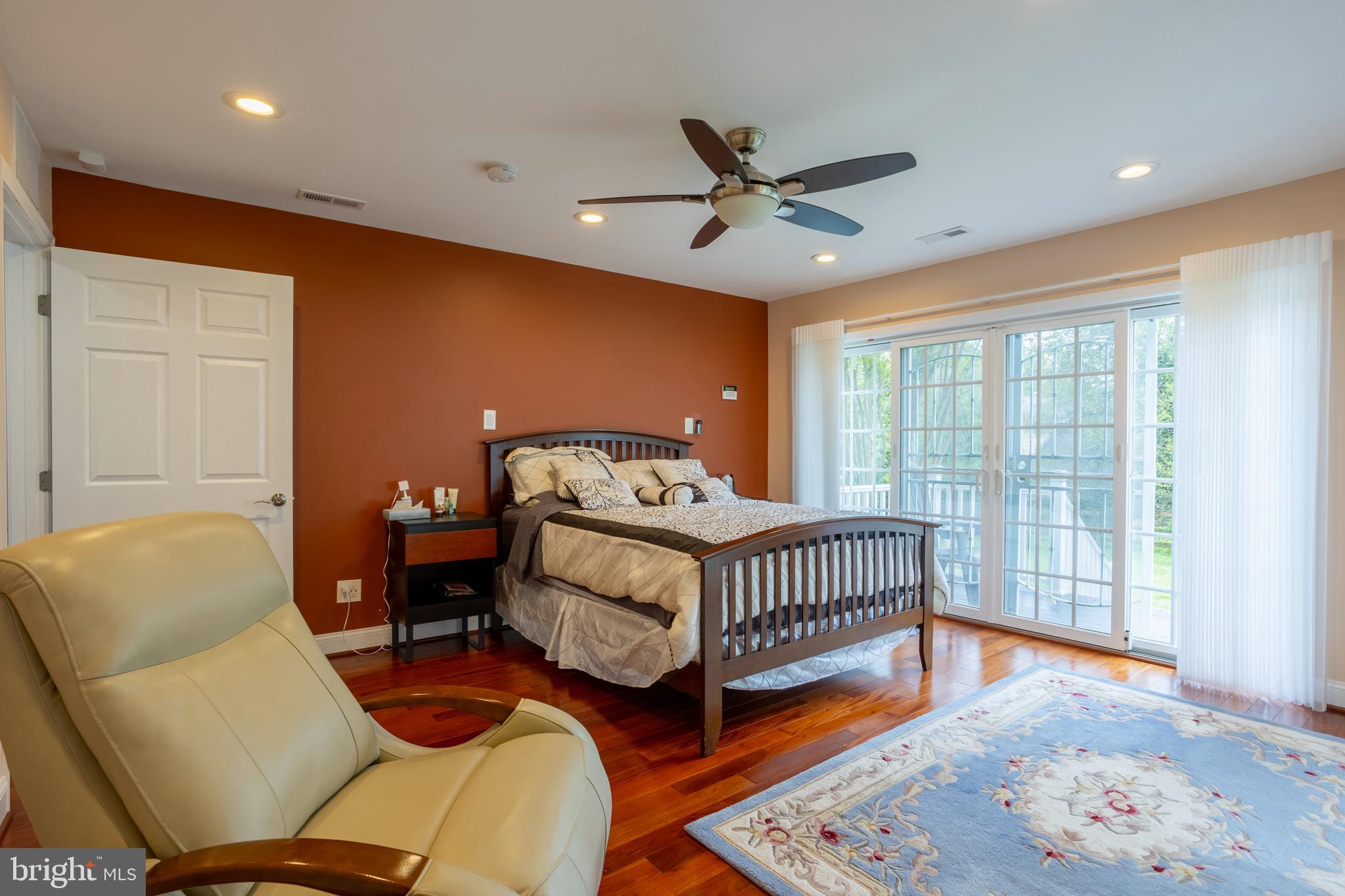 LONG MEADOW ESTATES - Residential