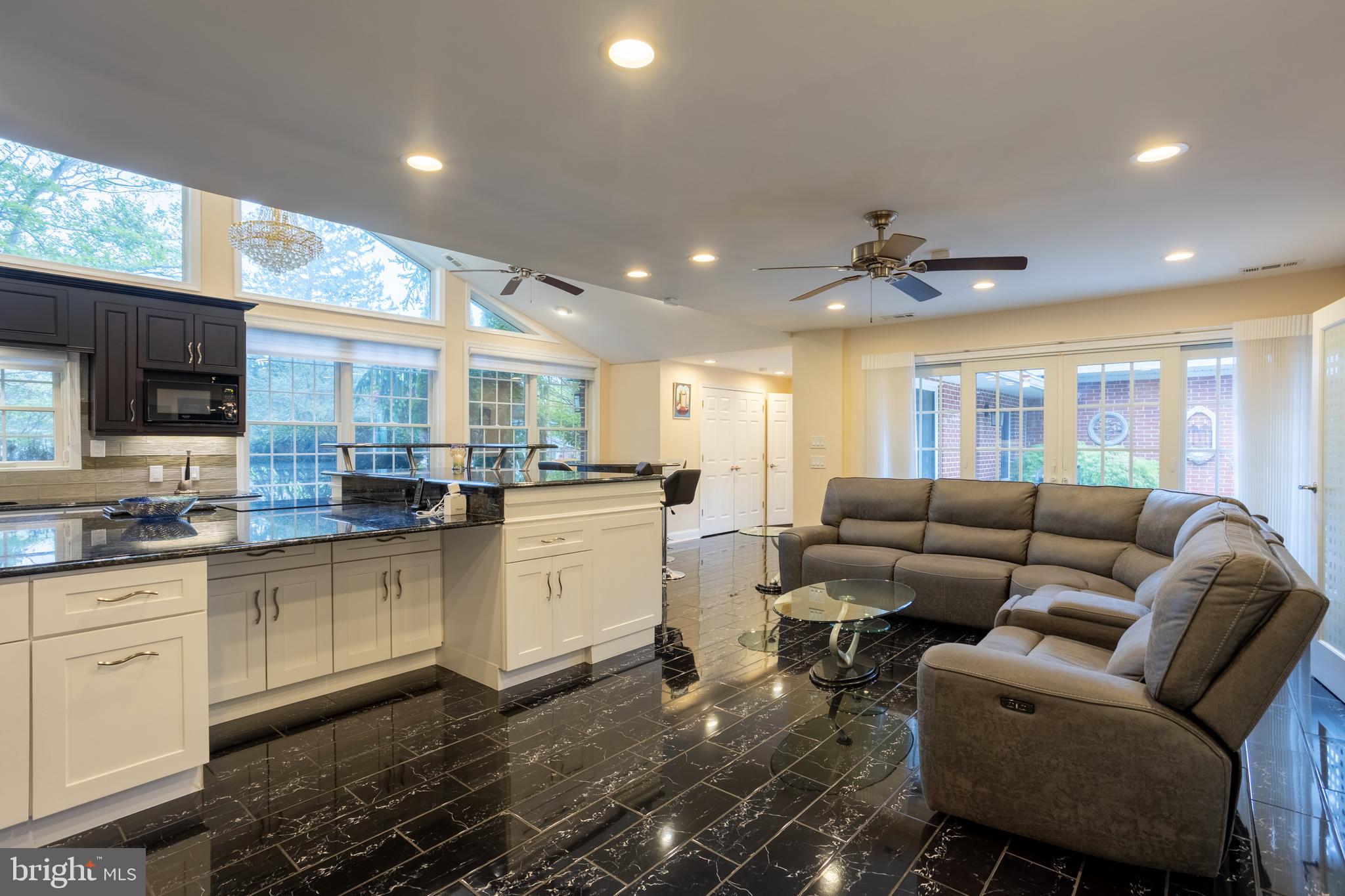 LONG MEADOW ESTATES - Residential