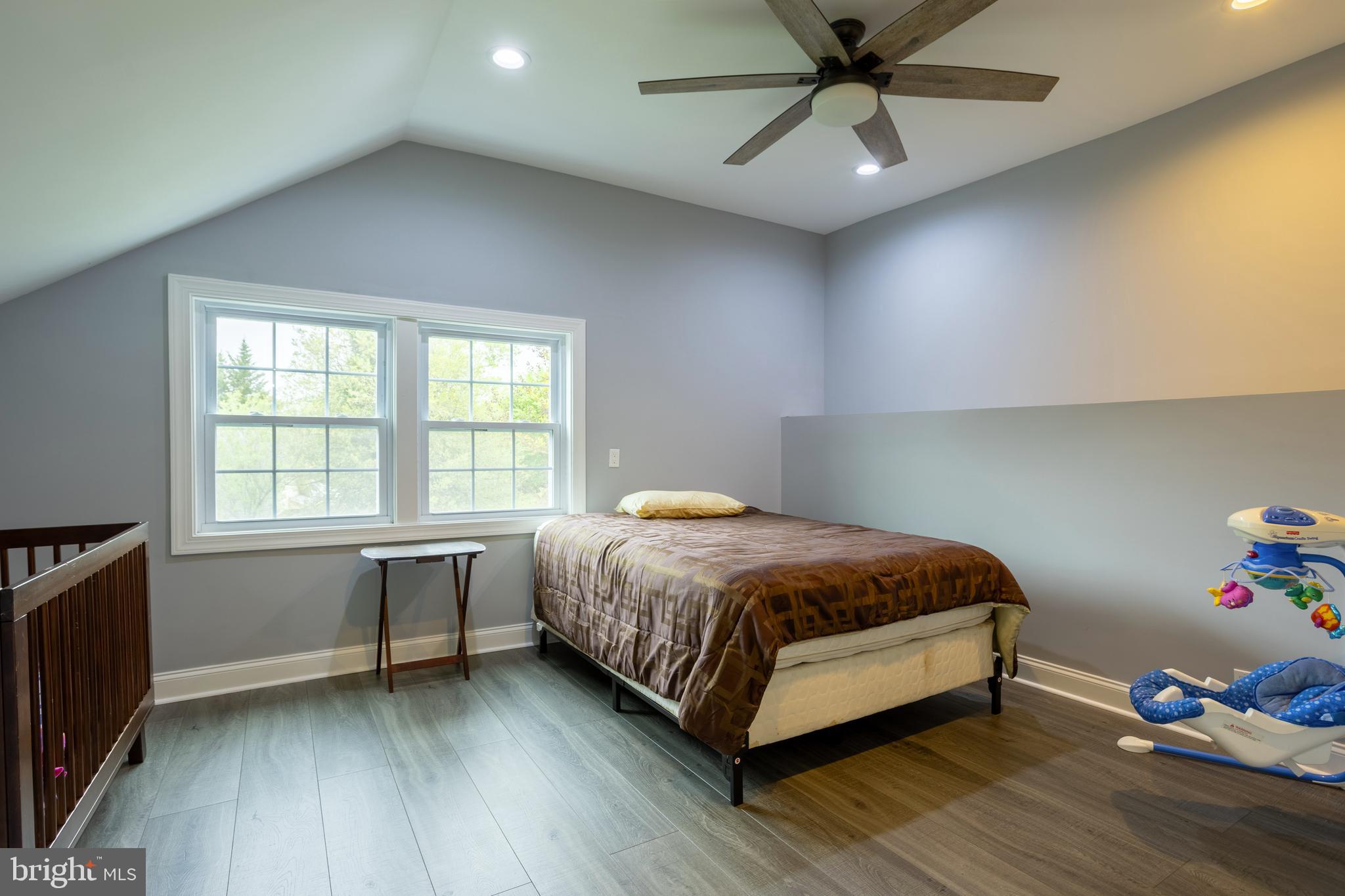 LONG MEADOW ESTATES - Residential