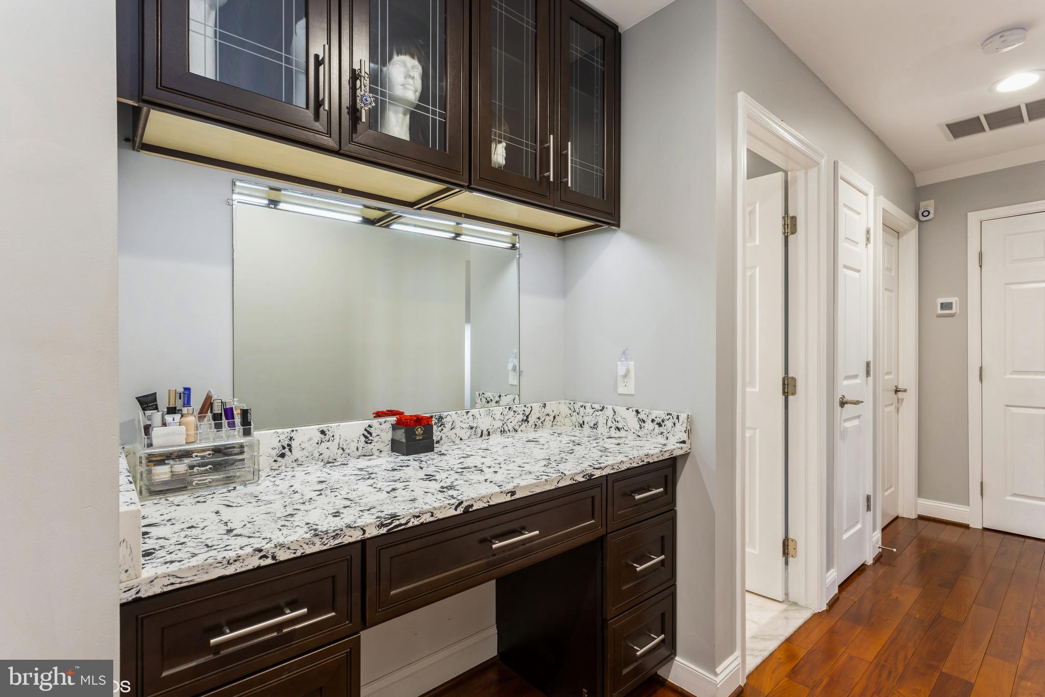 LONG MEADOW ESTATES - Residential