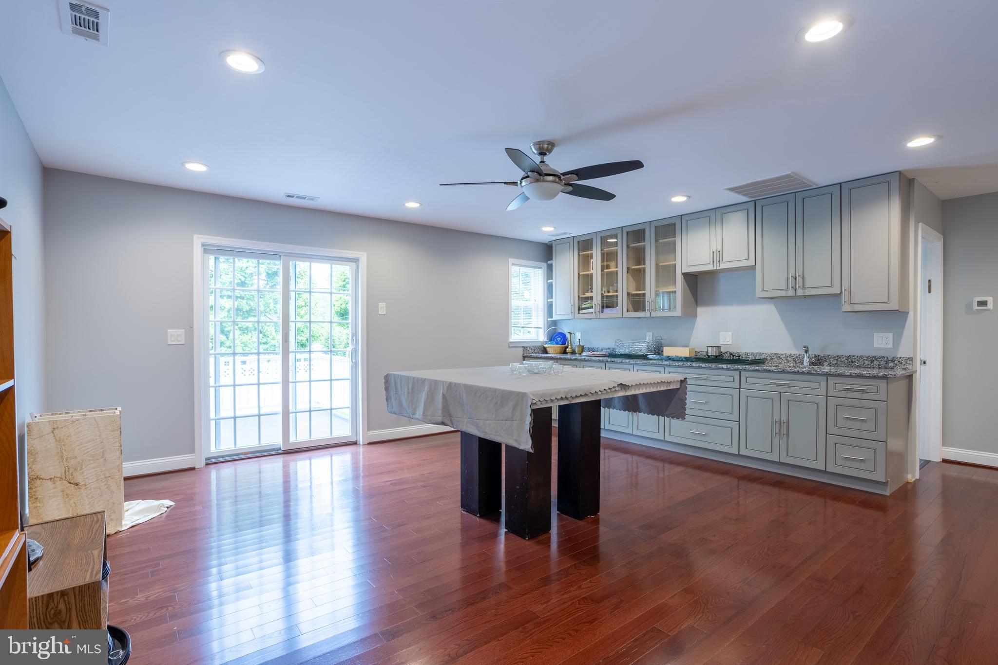 LONG MEADOW ESTATES - Residential