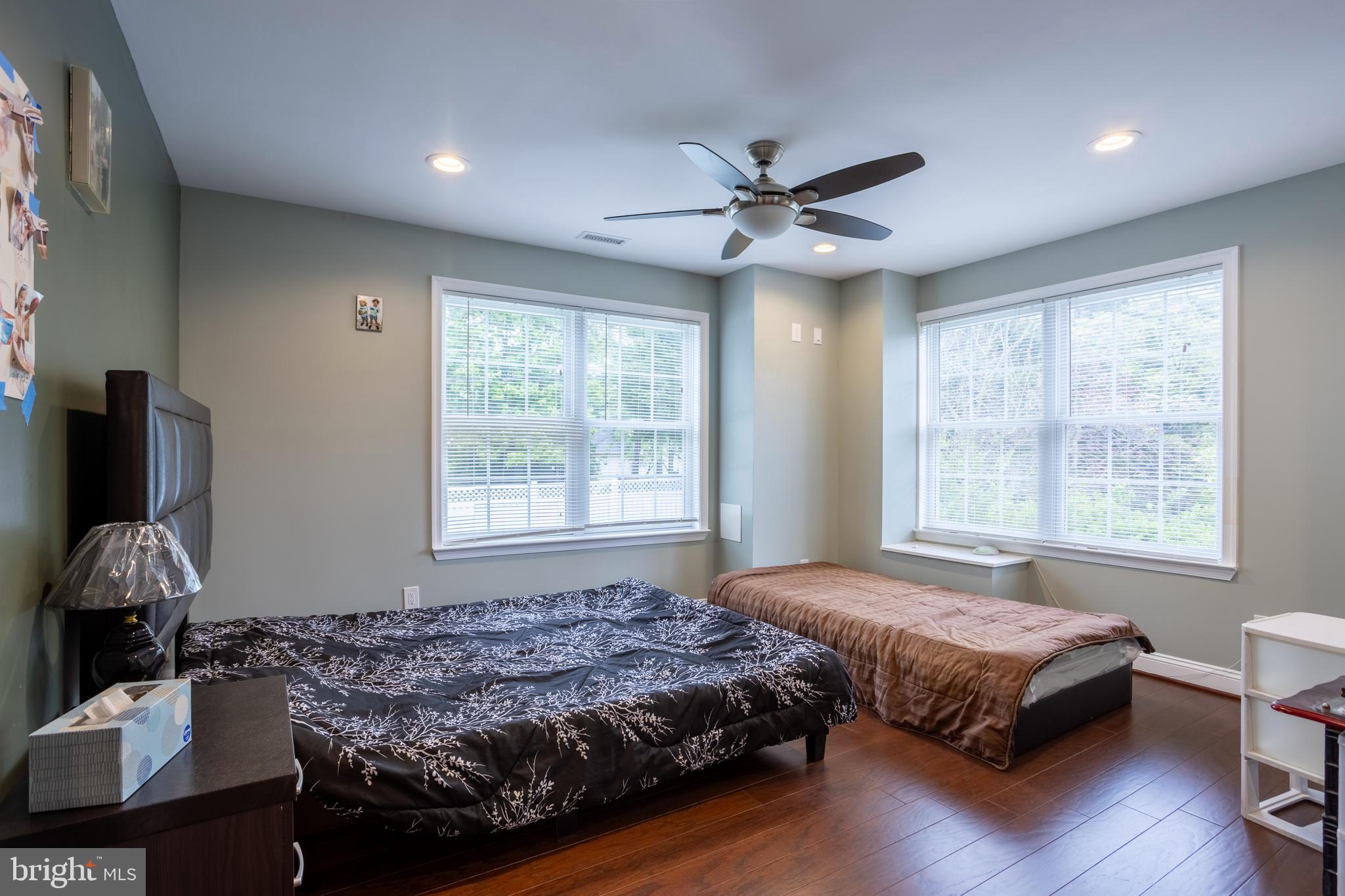 LONG MEADOW ESTATES - Residential