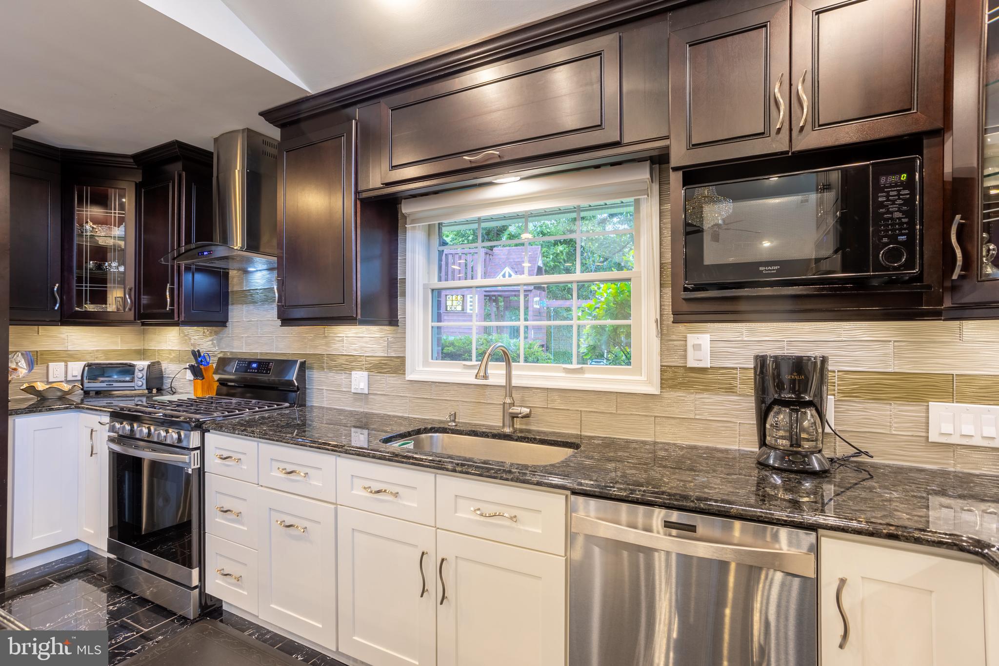 LONG MEADOW ESTATES - Residential