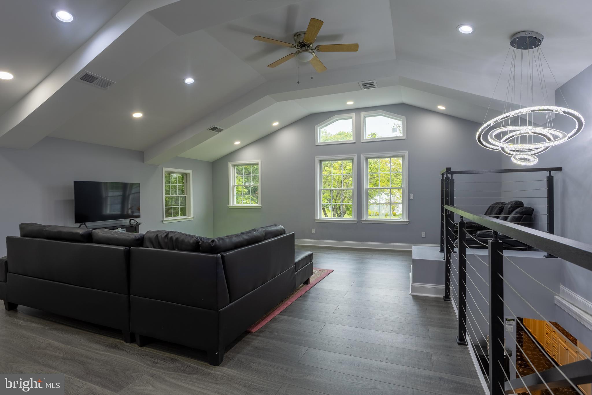 LONG MEADOW ESTATES - Residential