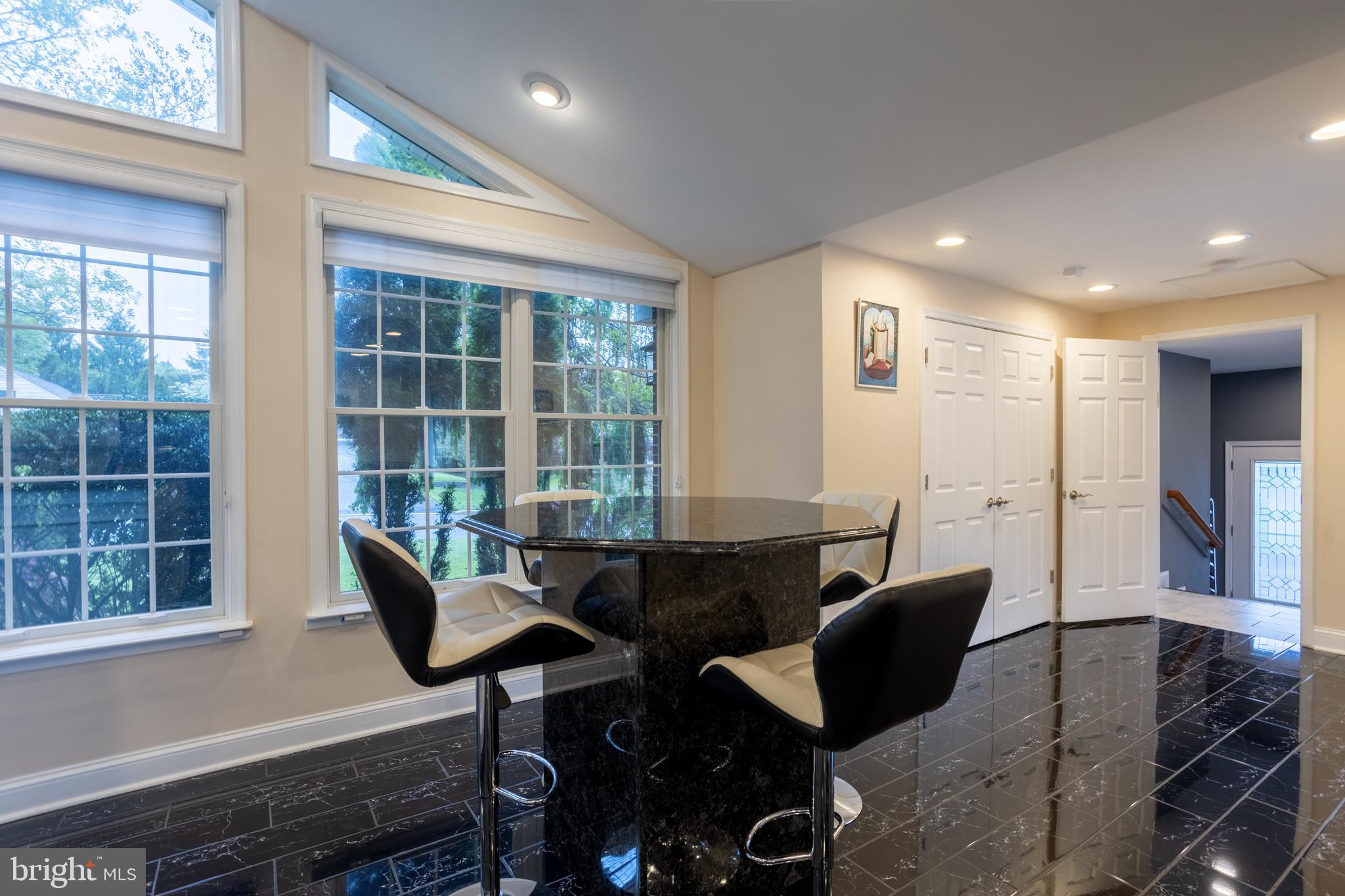 LONG MEADOW ESTATES - Residential