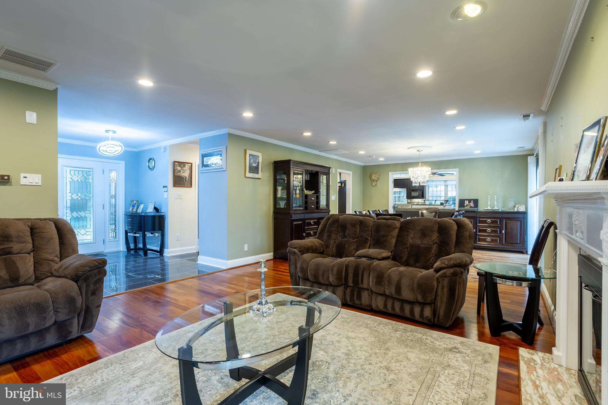 LONG MEADOW ESTATES - Residential