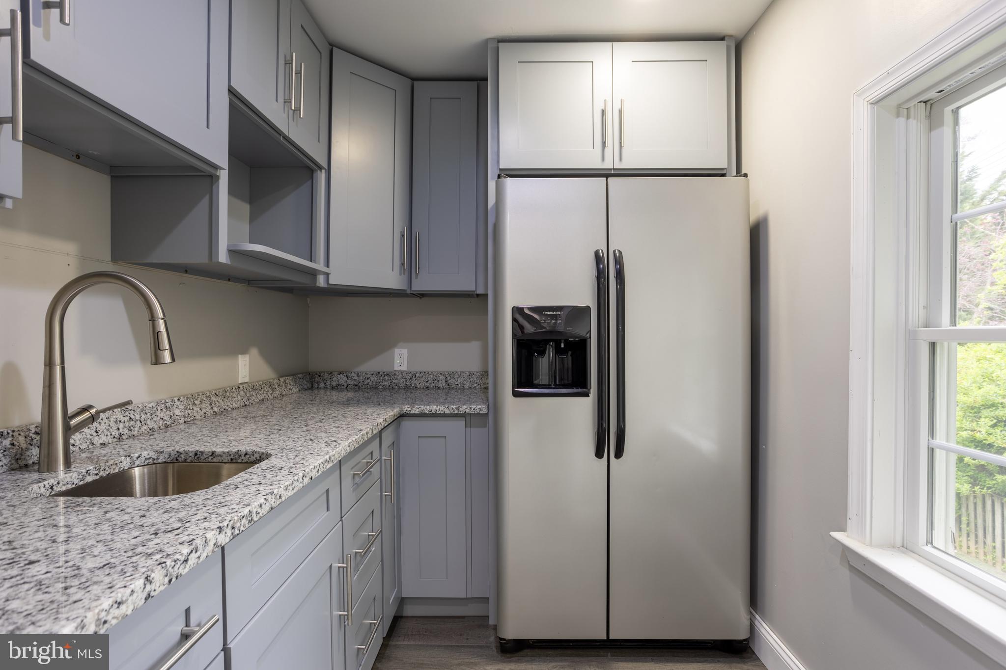 LONG MEADOW ESTATES - Residential