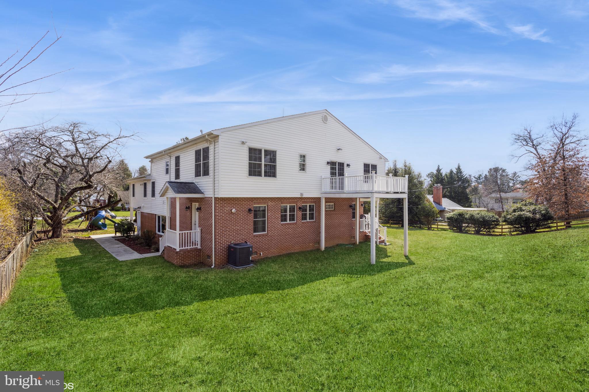 LONG MEADOW ESTATES - Residential