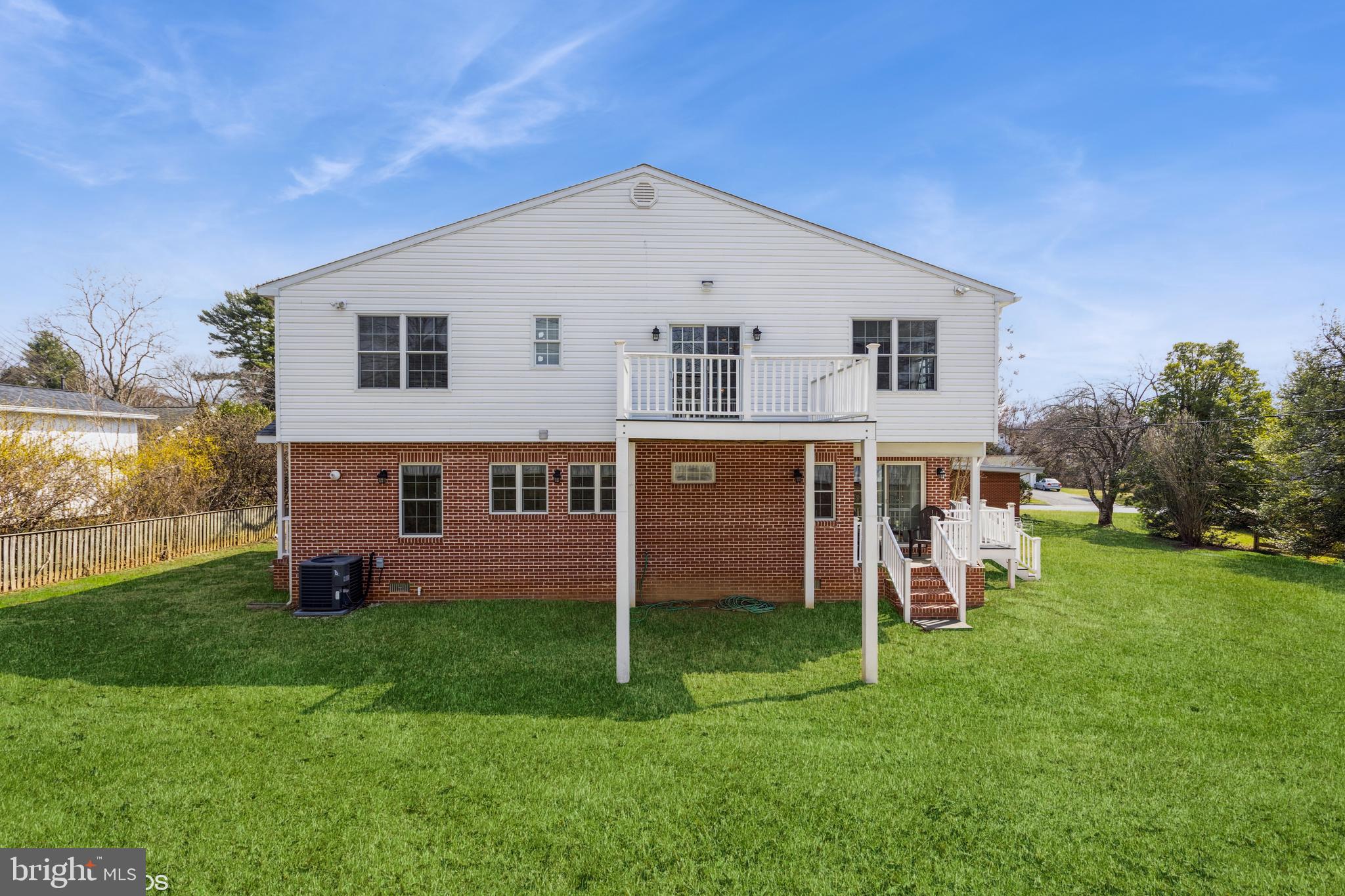 LONG MEADOW ESTATES - Residential