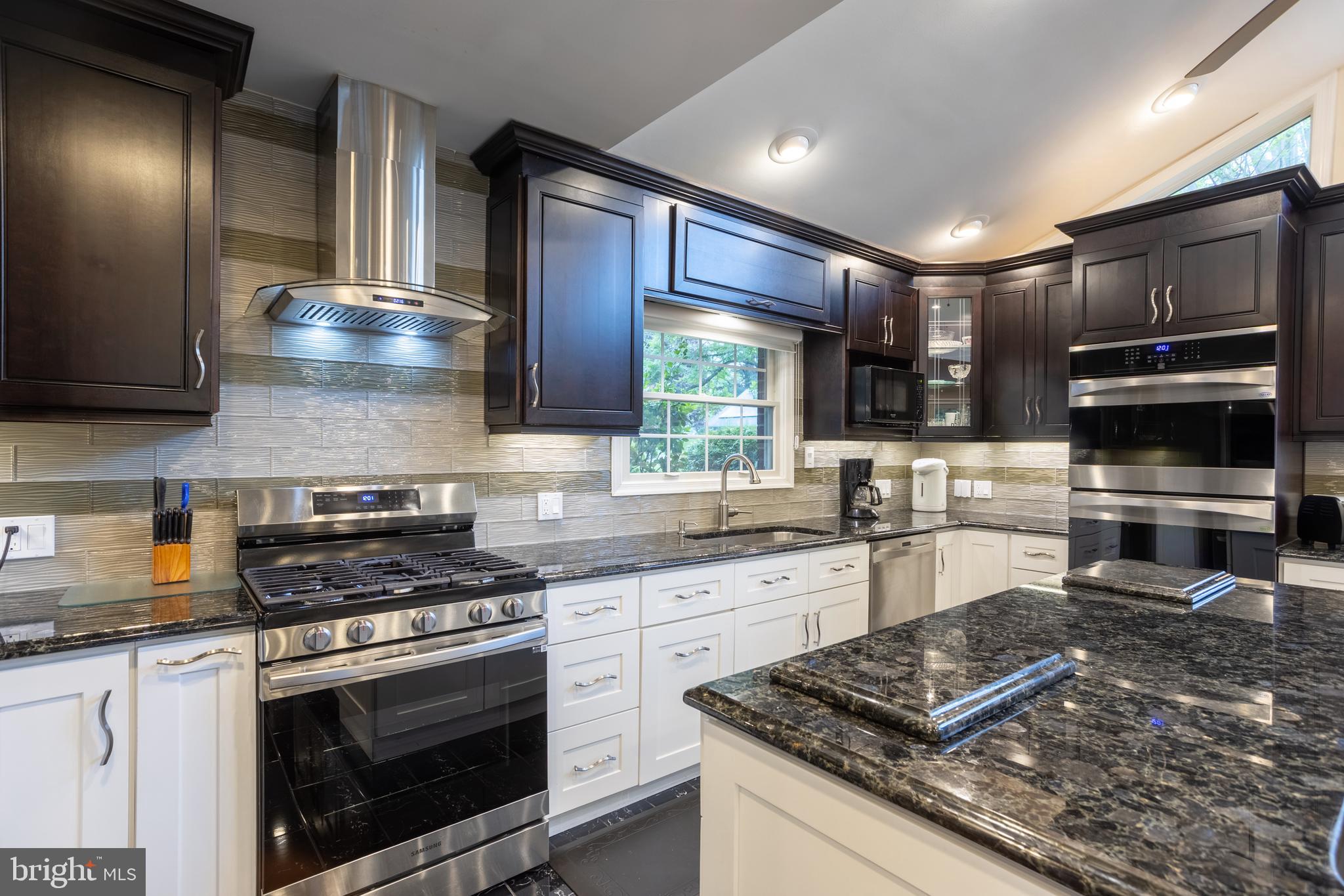 LONG MEADOW ESTATES - Residential