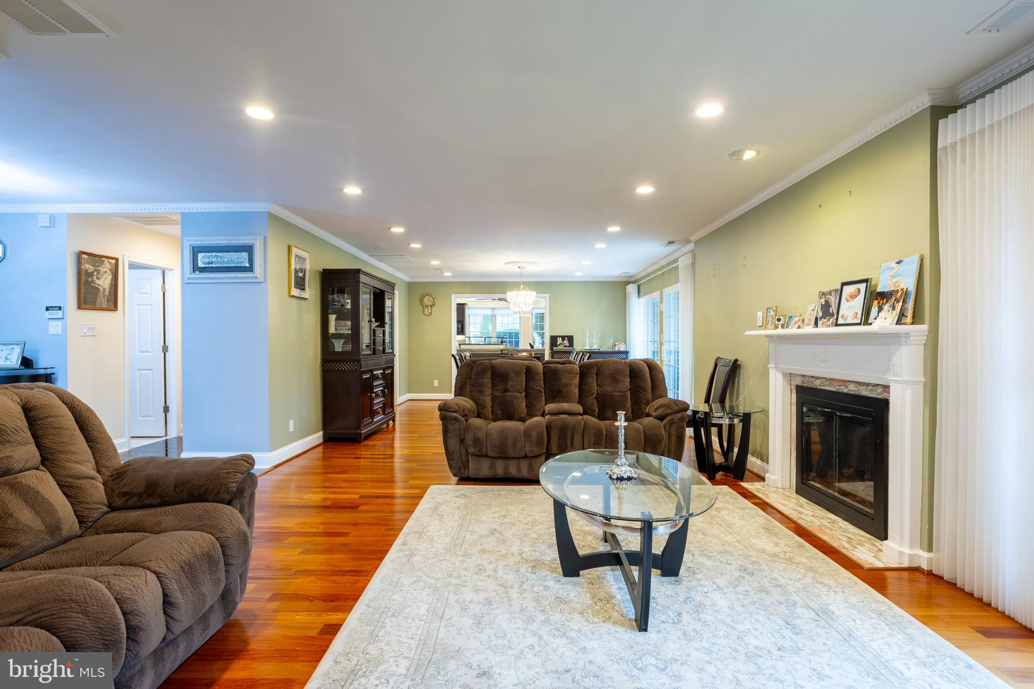 LONG MEADOW ESTATES - Residential