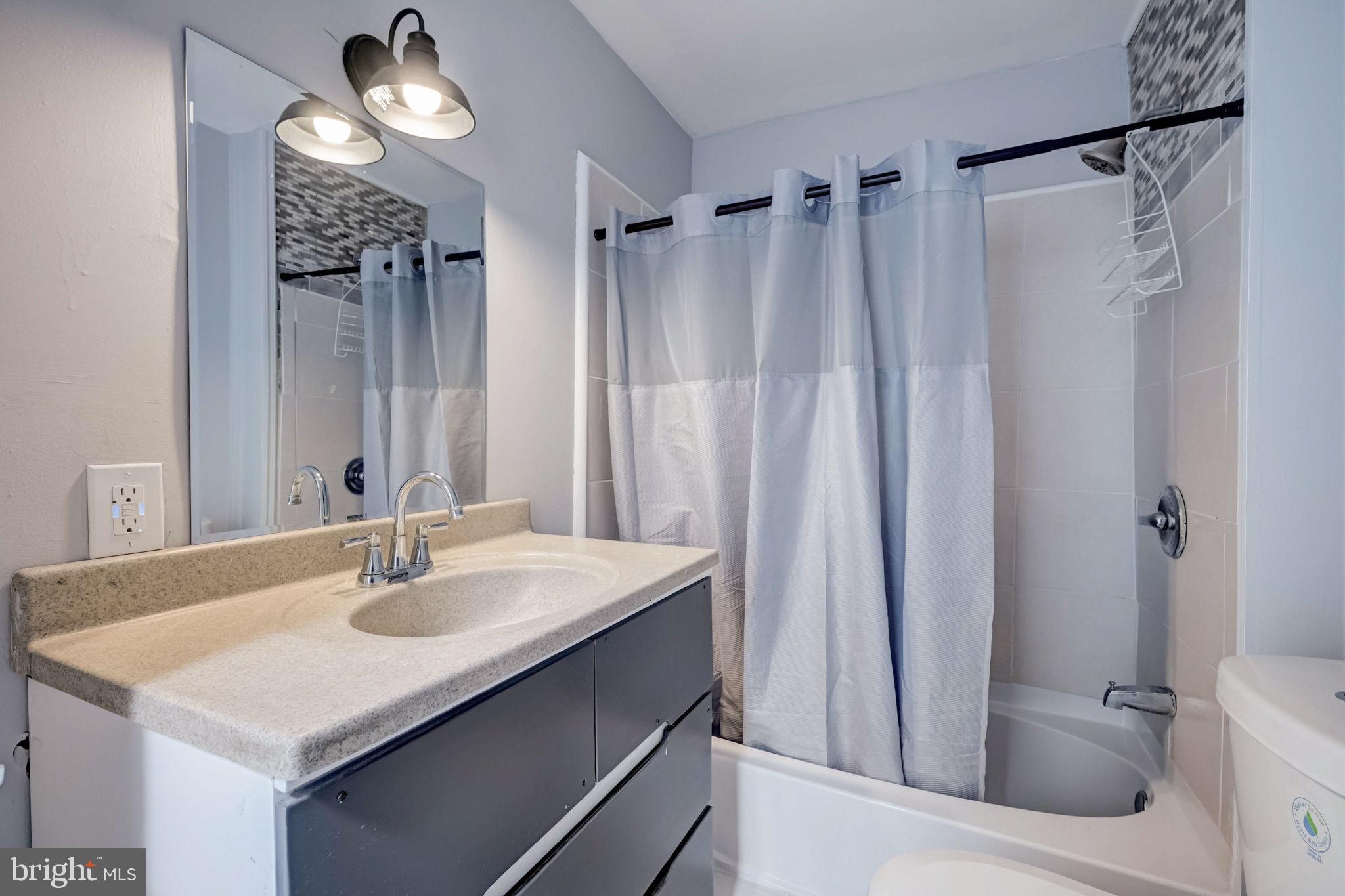 LANSDOWNE - Residential