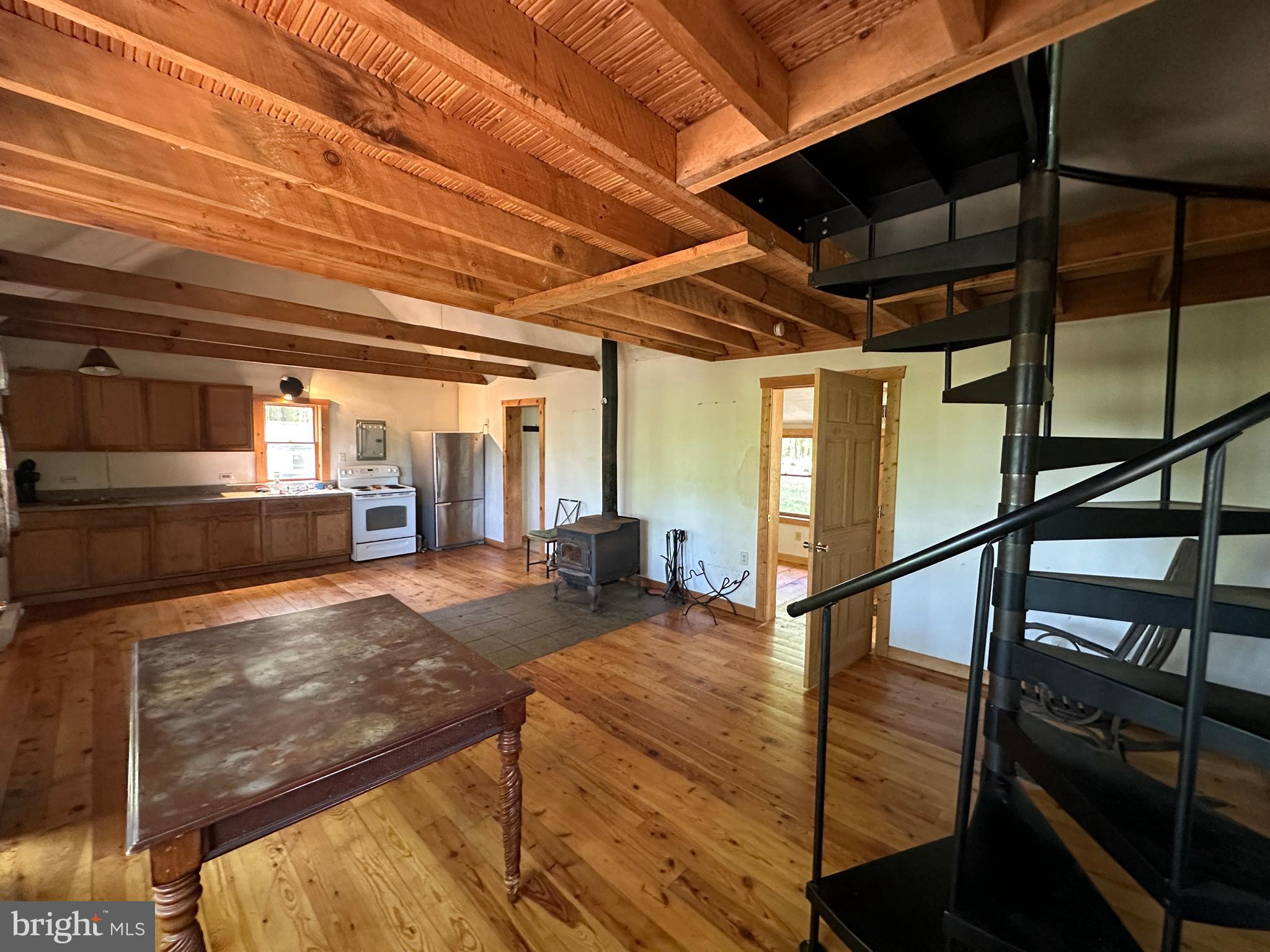 NO SUBDIVISION - Residential