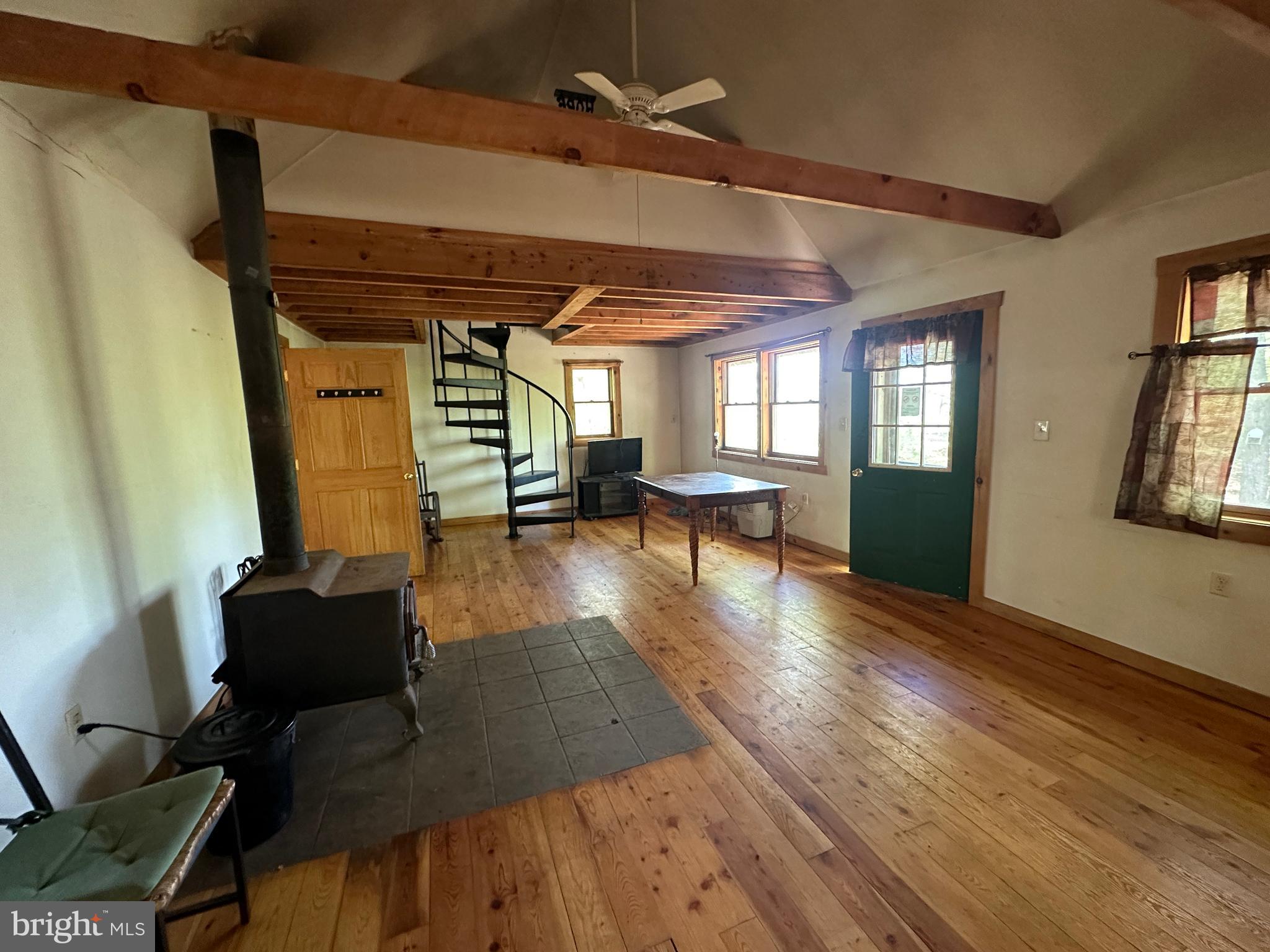 NO SUBDIVISION - Residential