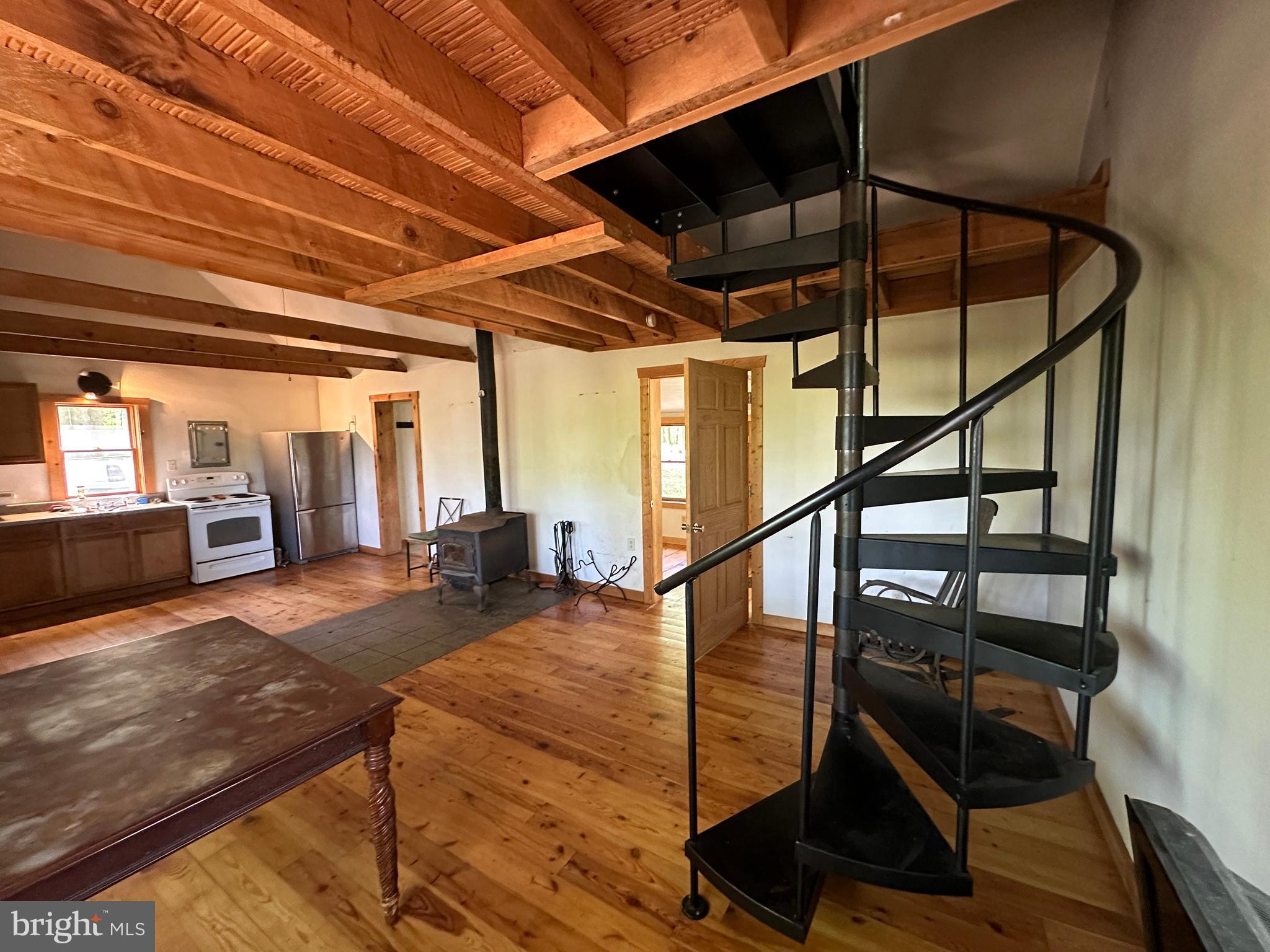 NO SUBDIVISION - Residential